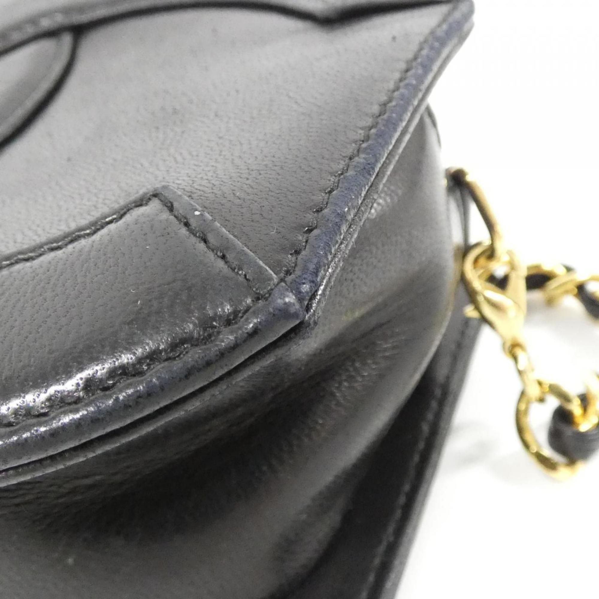 Leather Shoulder Bag (Pre-Owned) - Chanel - Modalova