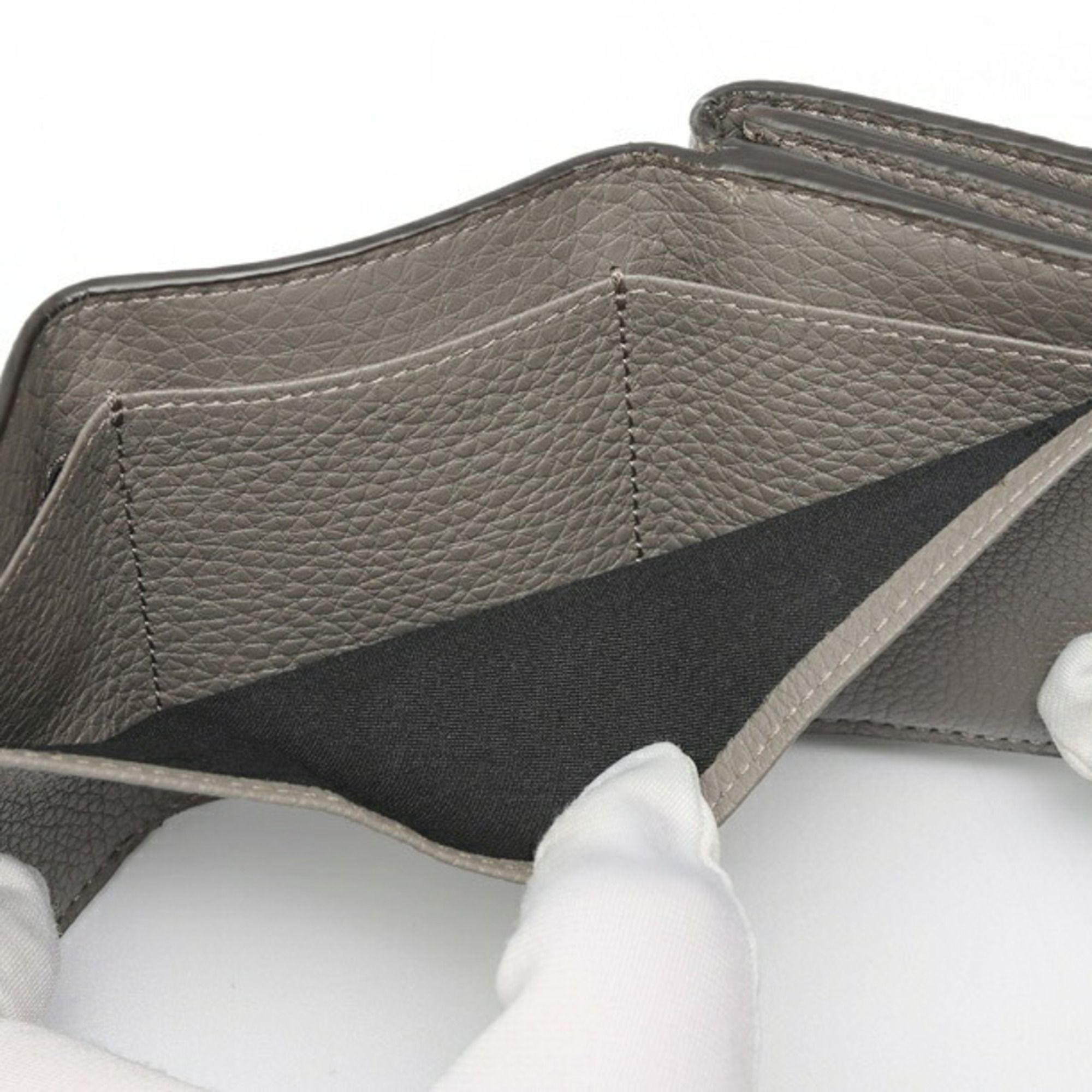 Leather Wallet (Tri-Fold) (Pre-Owned) - Fendi - Modalova