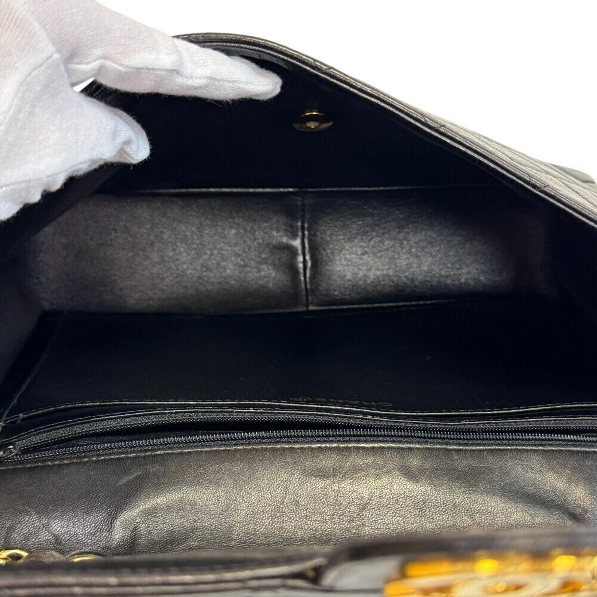 Leather Shoulder Bag (Pre-Owned) - Chanel - Modalova