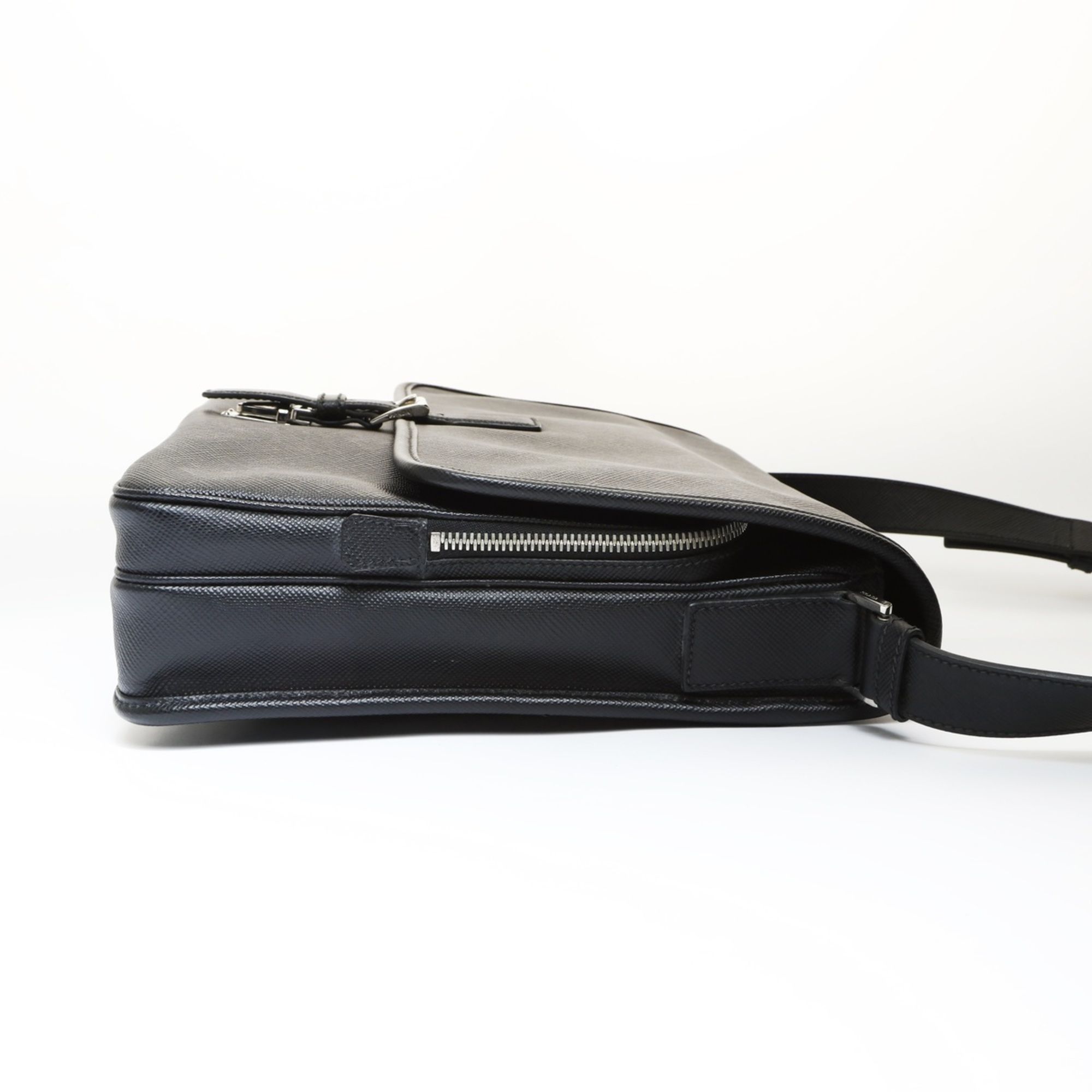 Saffiano Leather Shoulder Bag (Pre-Owned) - Prada - Modalova
