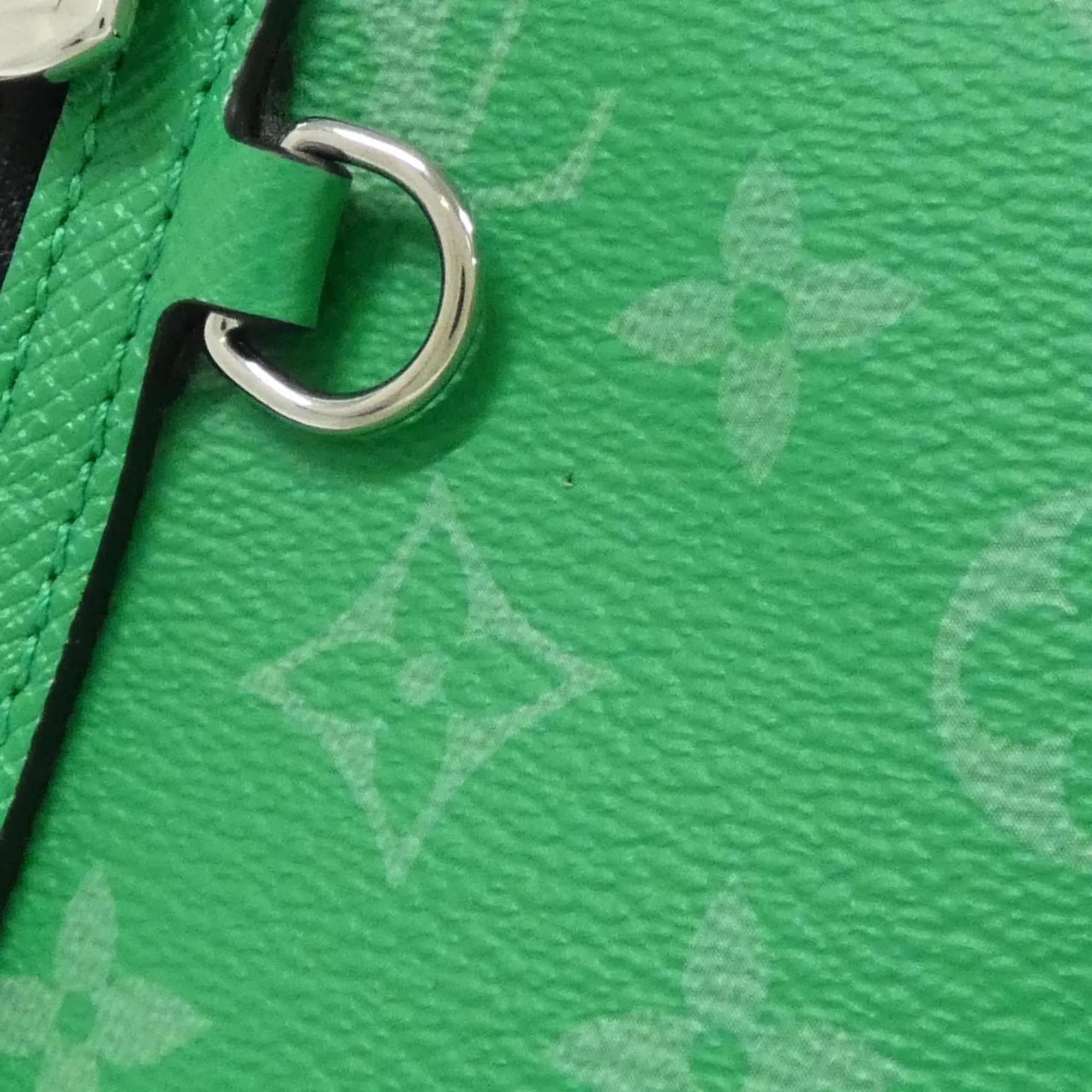 Taigarama Coated Canvas Leather Handbag (Pre-Owned) - Louis Vuitton - Modalova