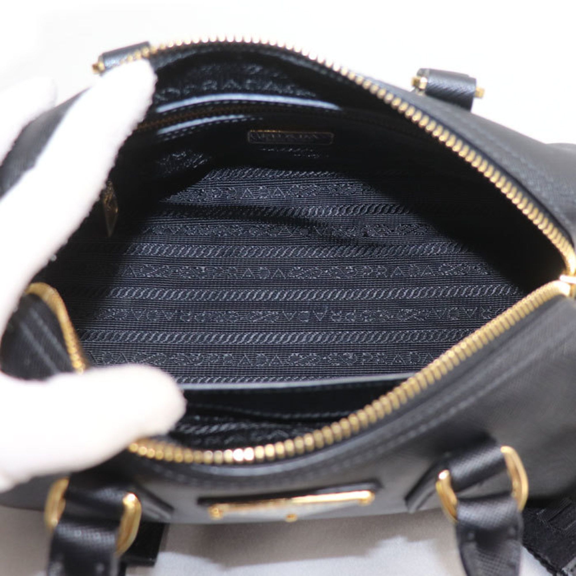 Leather Pouch Shoulder Bag (Pre-Owned) - Prada - Modalova
