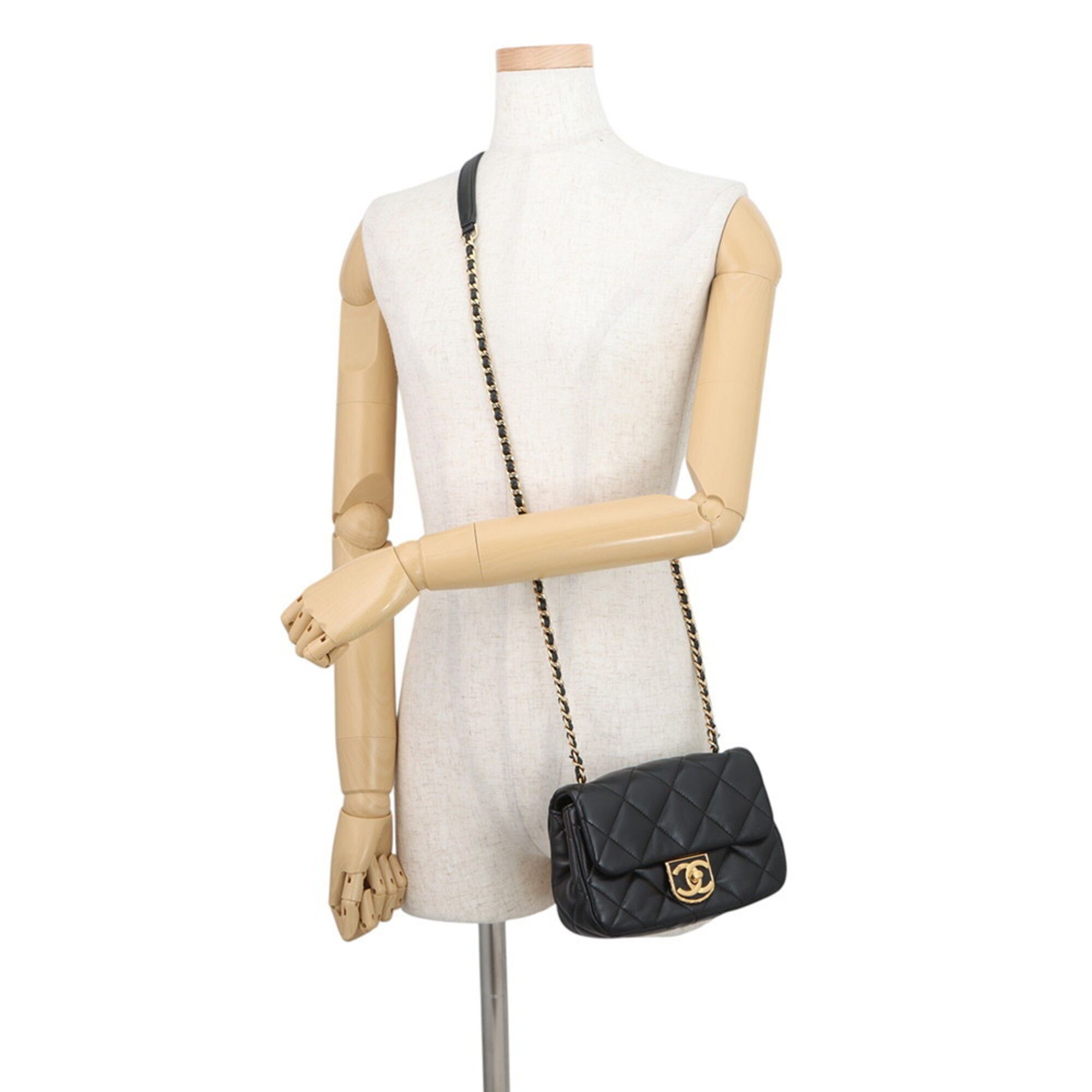 Leather Shoulder Bag (Pre-Owned) - Chanel - Modalova