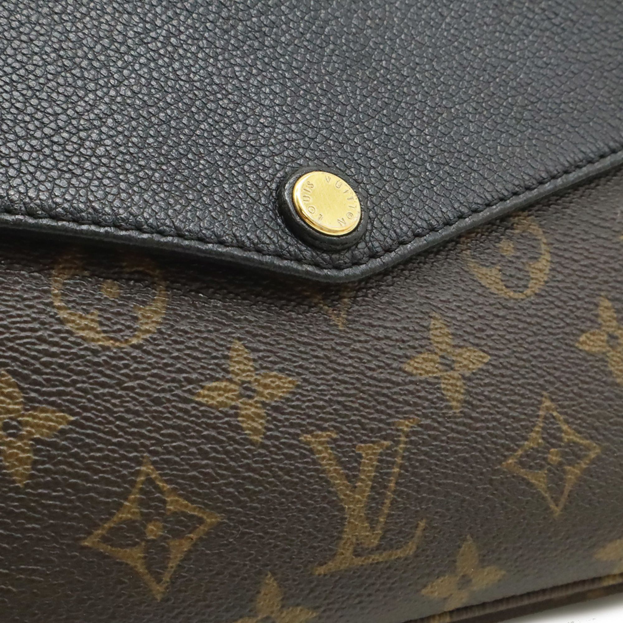 Monogram Monogram Leather Pochette Shoulder Bag (Pre-Owned) - Louis Vuitton - Modalova