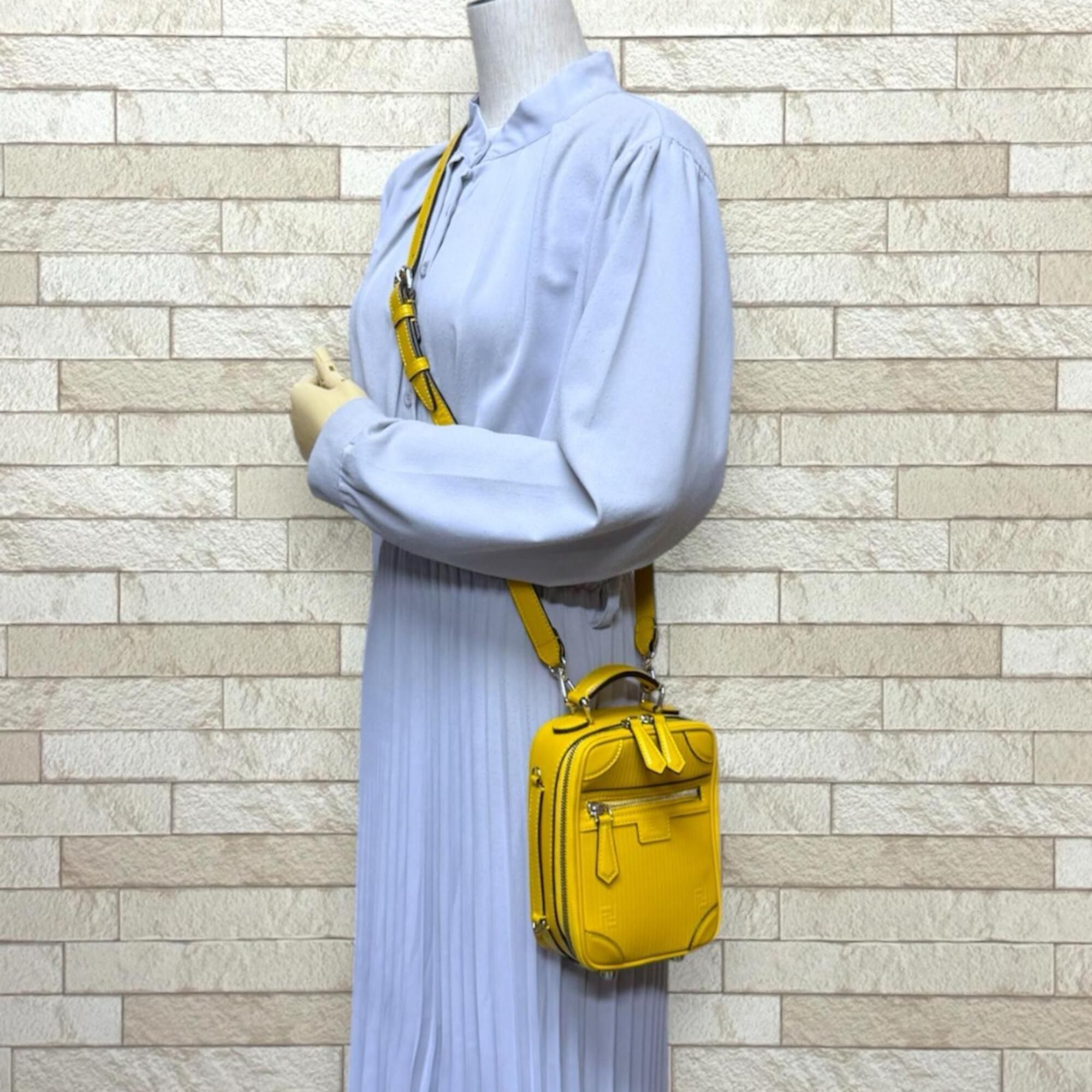 Leather Shoulder Bag (Pre-Owned) - Fendi - Modalova