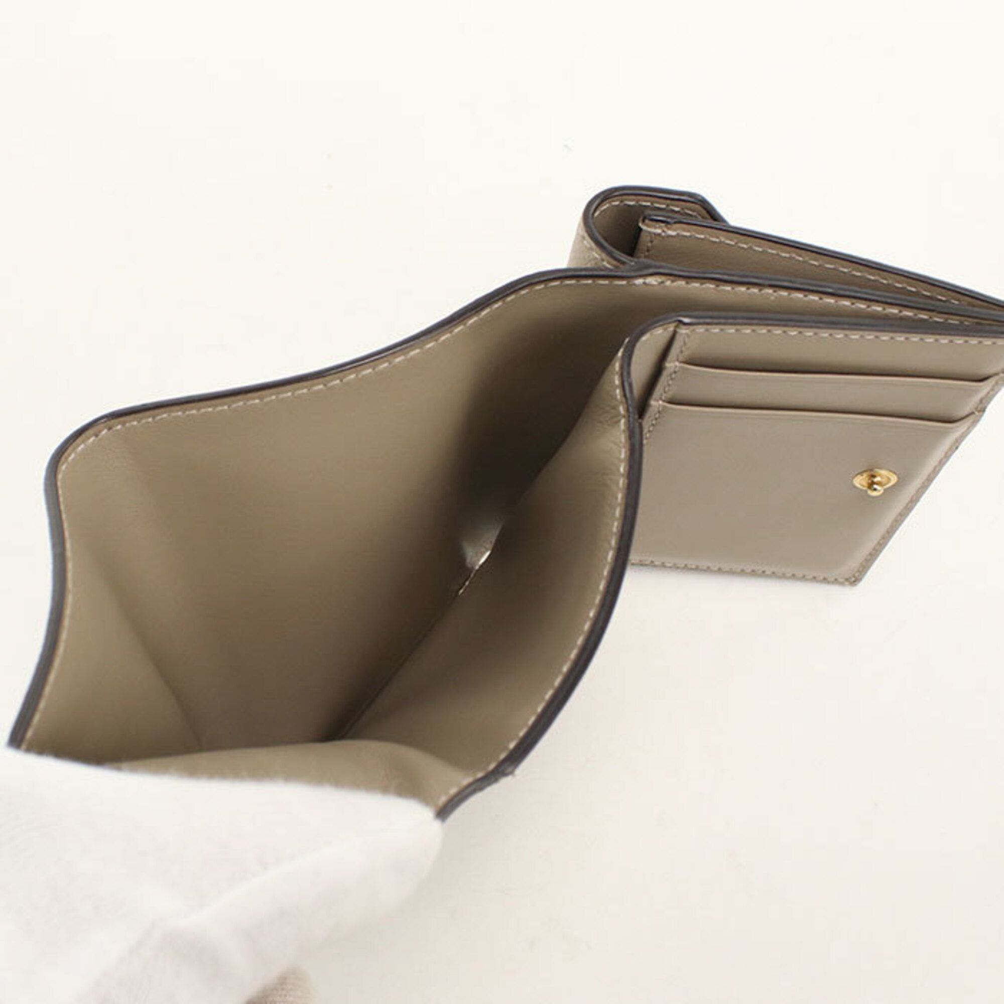 Leather Wallet (Tri-Fold) (Pre-Owned) - Fendi - Modalova
