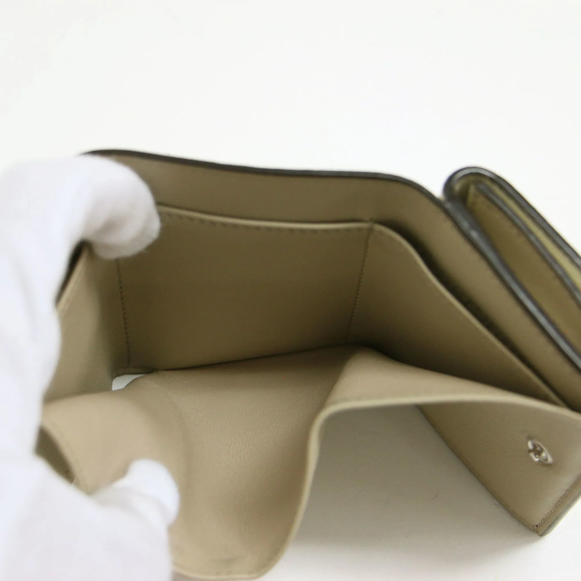 Leather Wallet (Tri-Fold) (Pre-Owned) - Fendi - Modalova