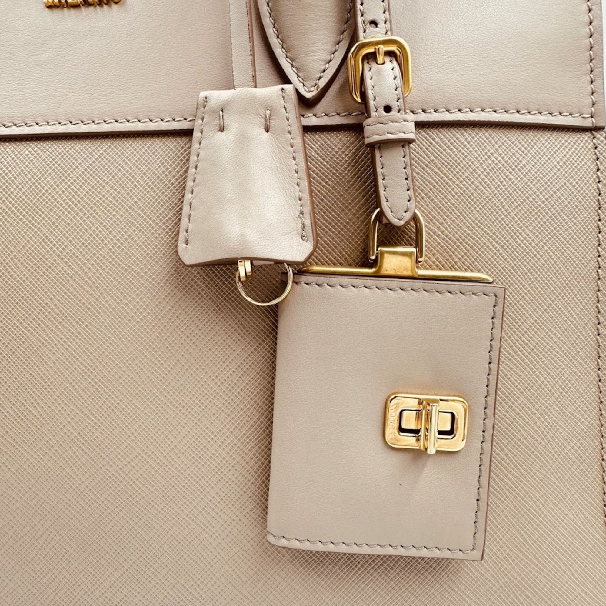 Saffiano Leather Handbag (Pre-Owned) - Prada - Modalova