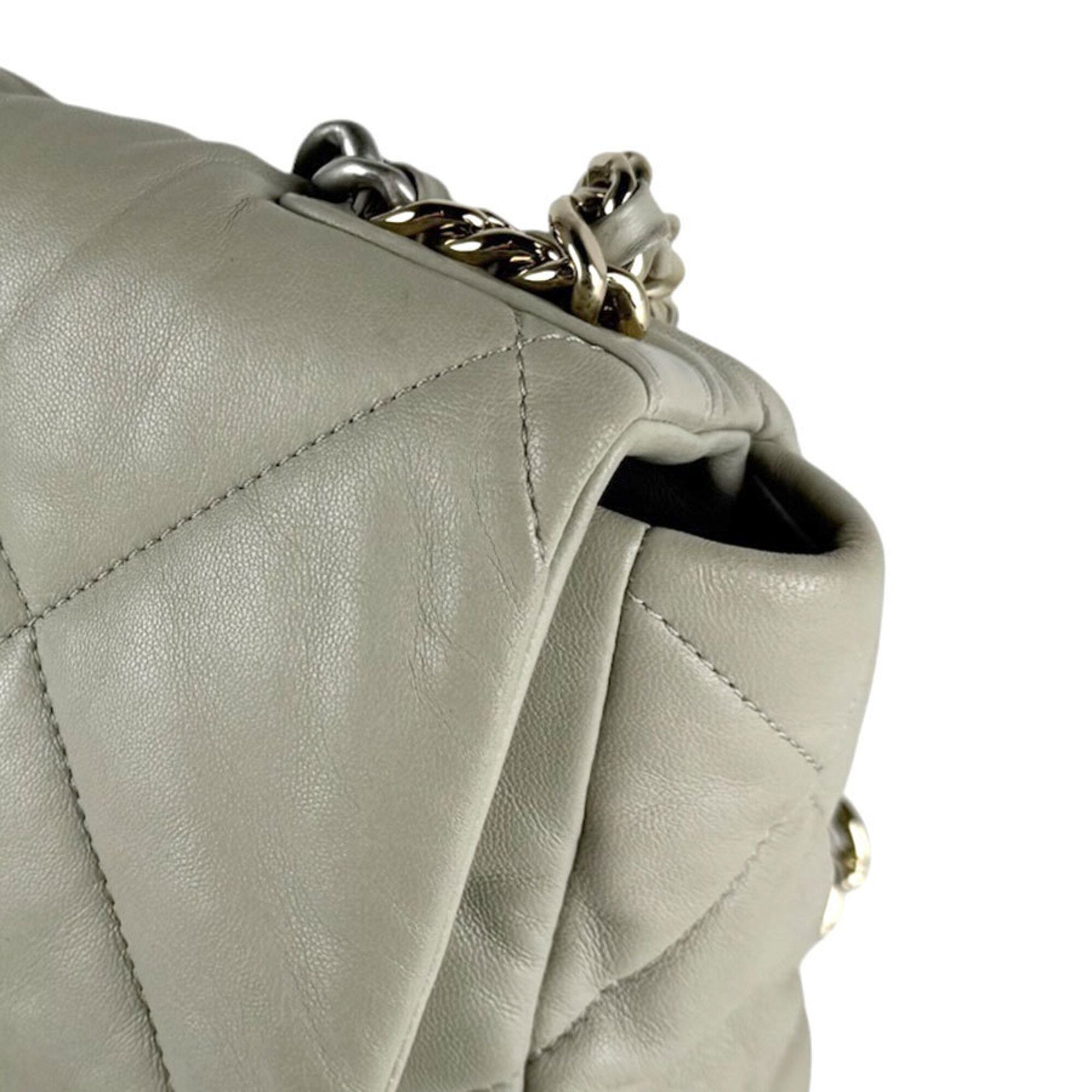 Leather Shoulder Bag (Pre-Owned) - Chanel - Modalova