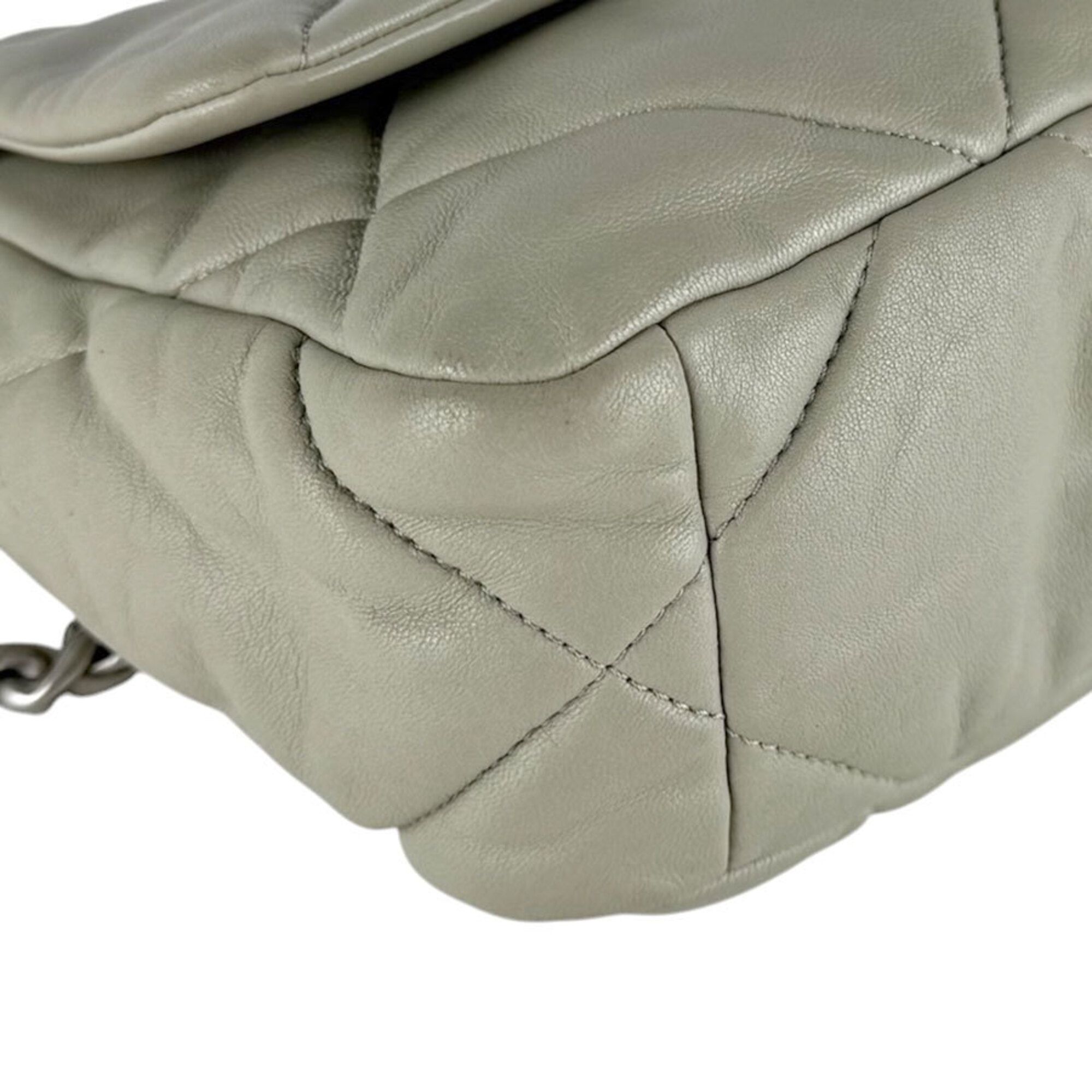 Leather Shoulder Bag (Pre-Owned) - Chanel - Modalova