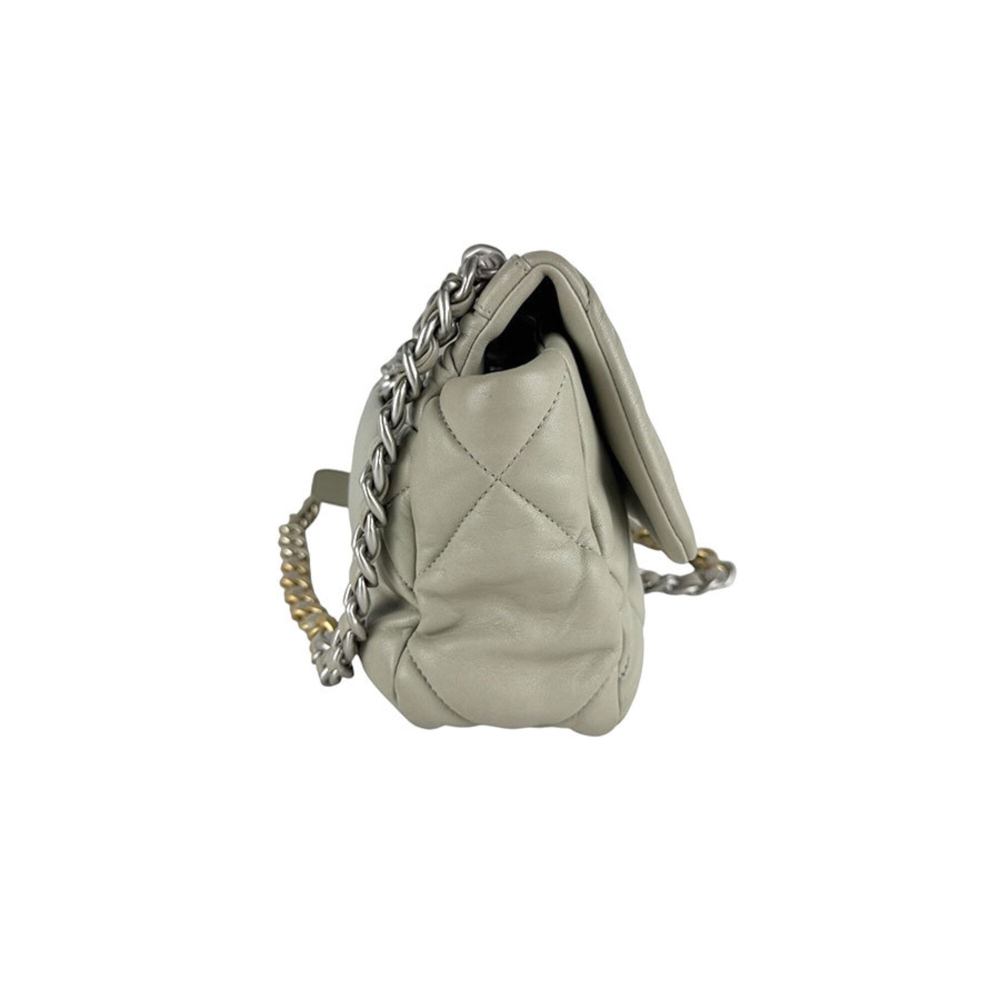 Leather Shoulder Bag (Pre-Owned) - Chanel - Modalova