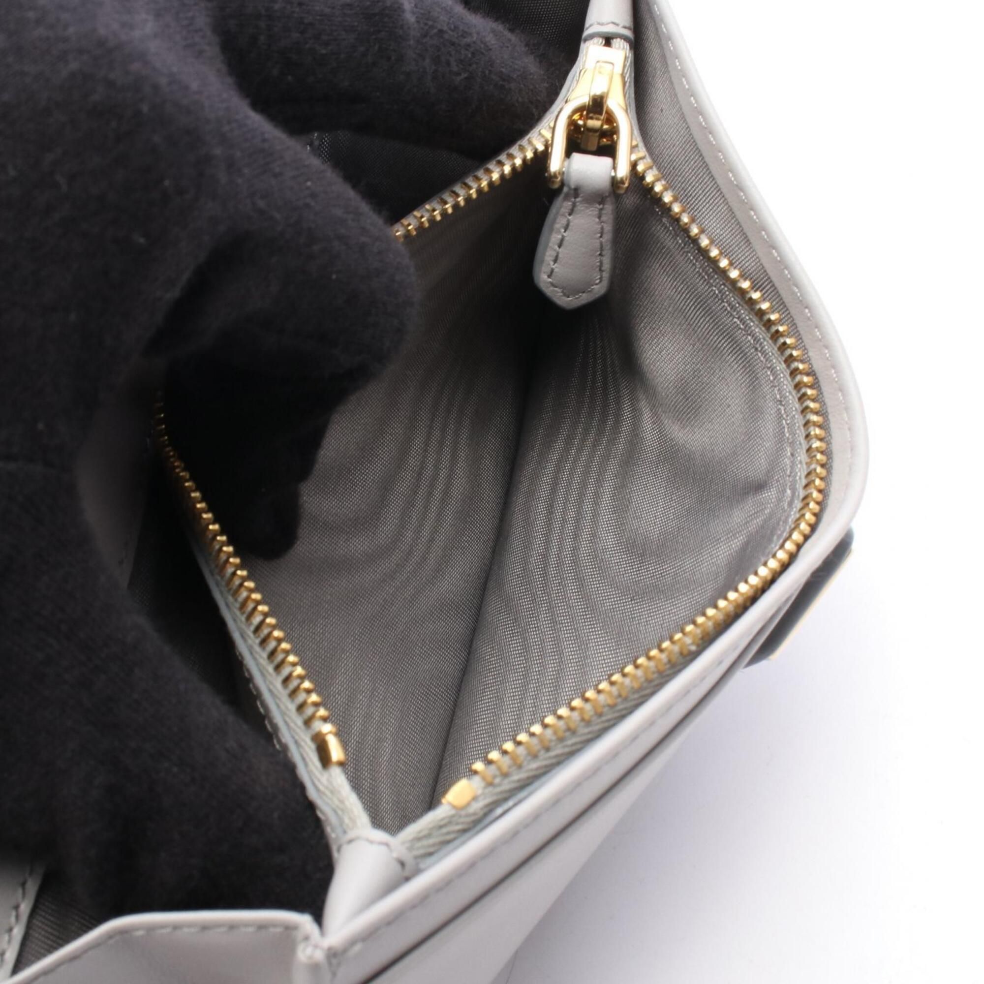 Leather Long Wallet (Bi-Fold) (Pre-Owned) - Prada - Modalova