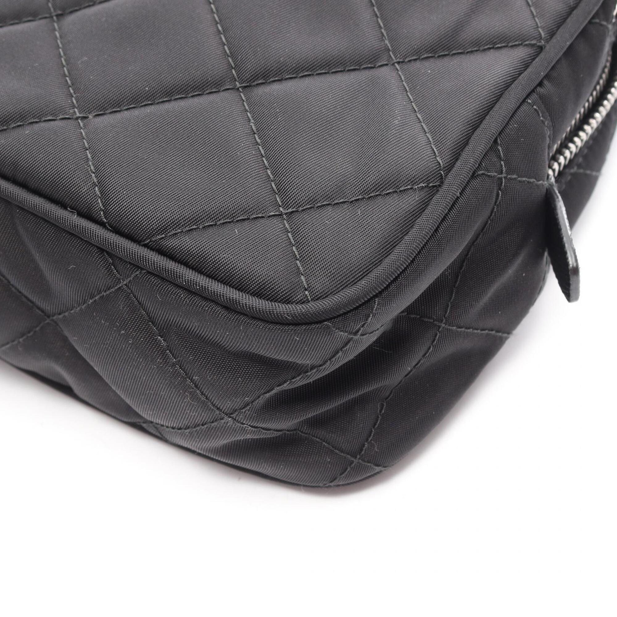 Nylon Saffiano Triangle Handbag (Pre-Owned) - Prada - Modalova