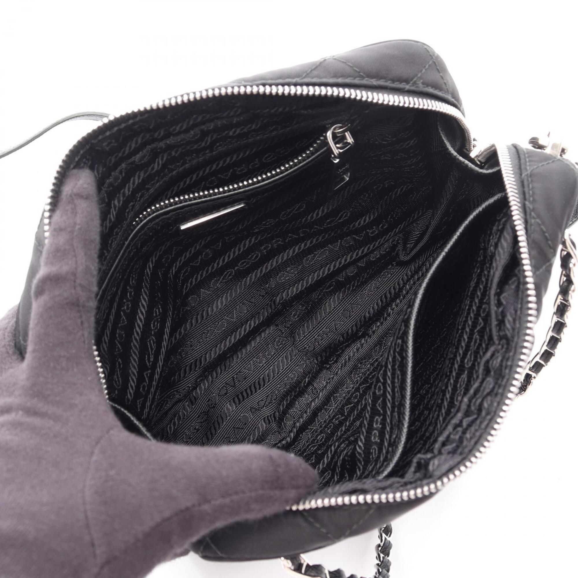 Nylon Saffiano Triangle Handbag (Pre-Owned) - Prada - Modalova