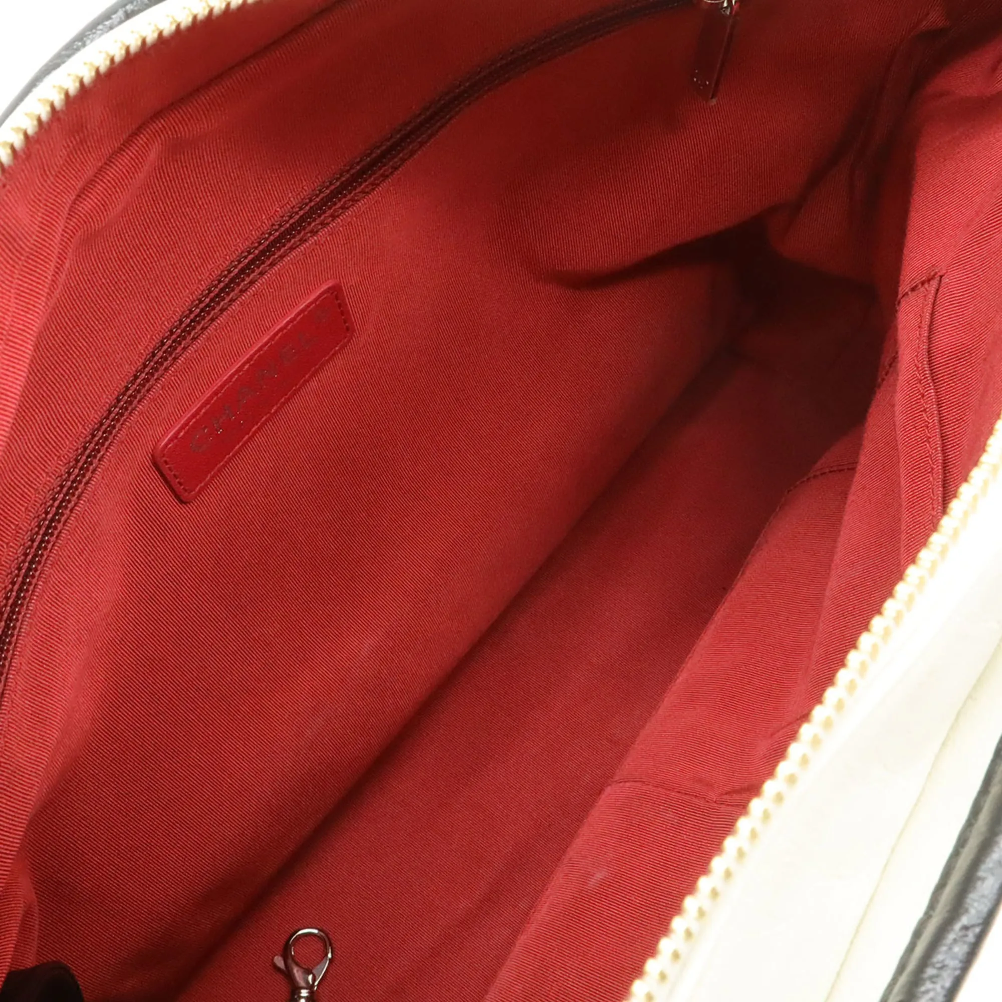 Gabriel Leather Shoulder Bag (Pre-Owned) - Chanel - Modalova