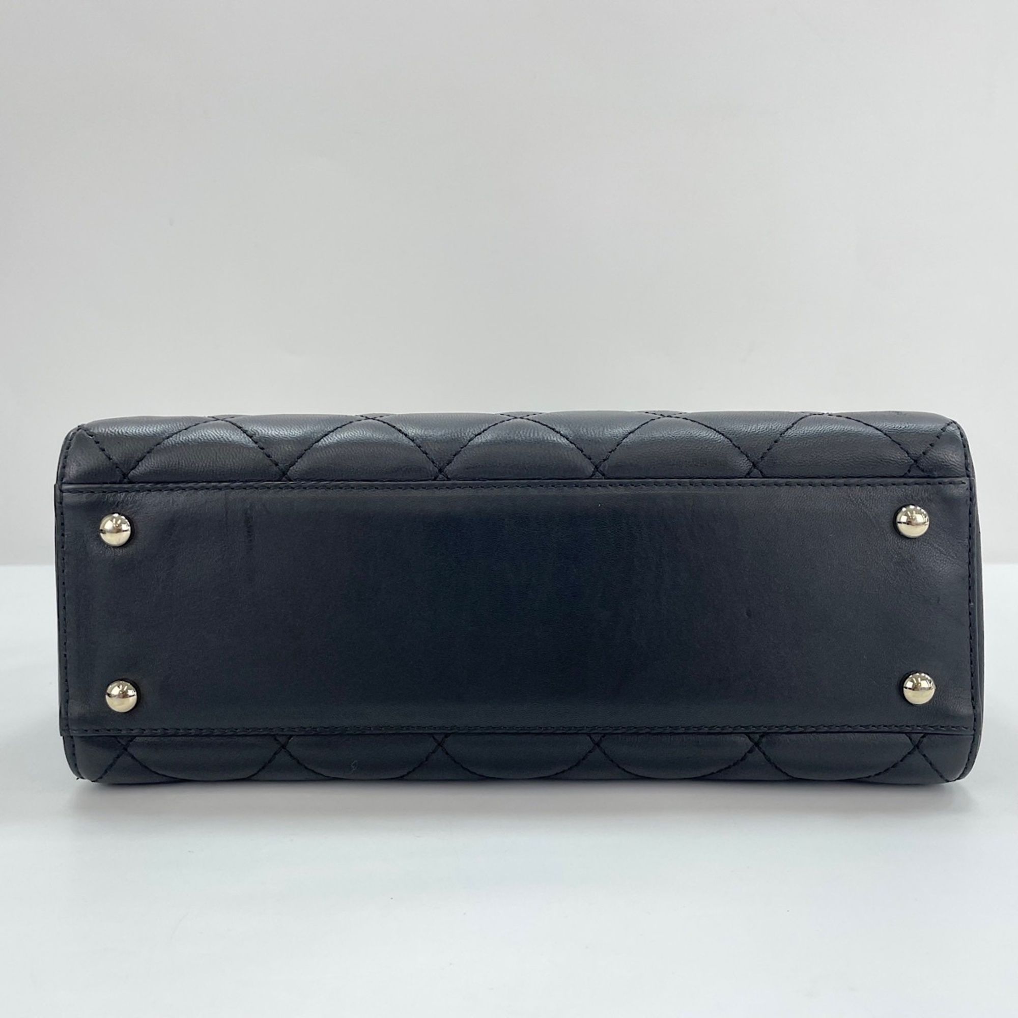 Chanel Black Handbag (Pre-Owned) - Chanel - Modalova
