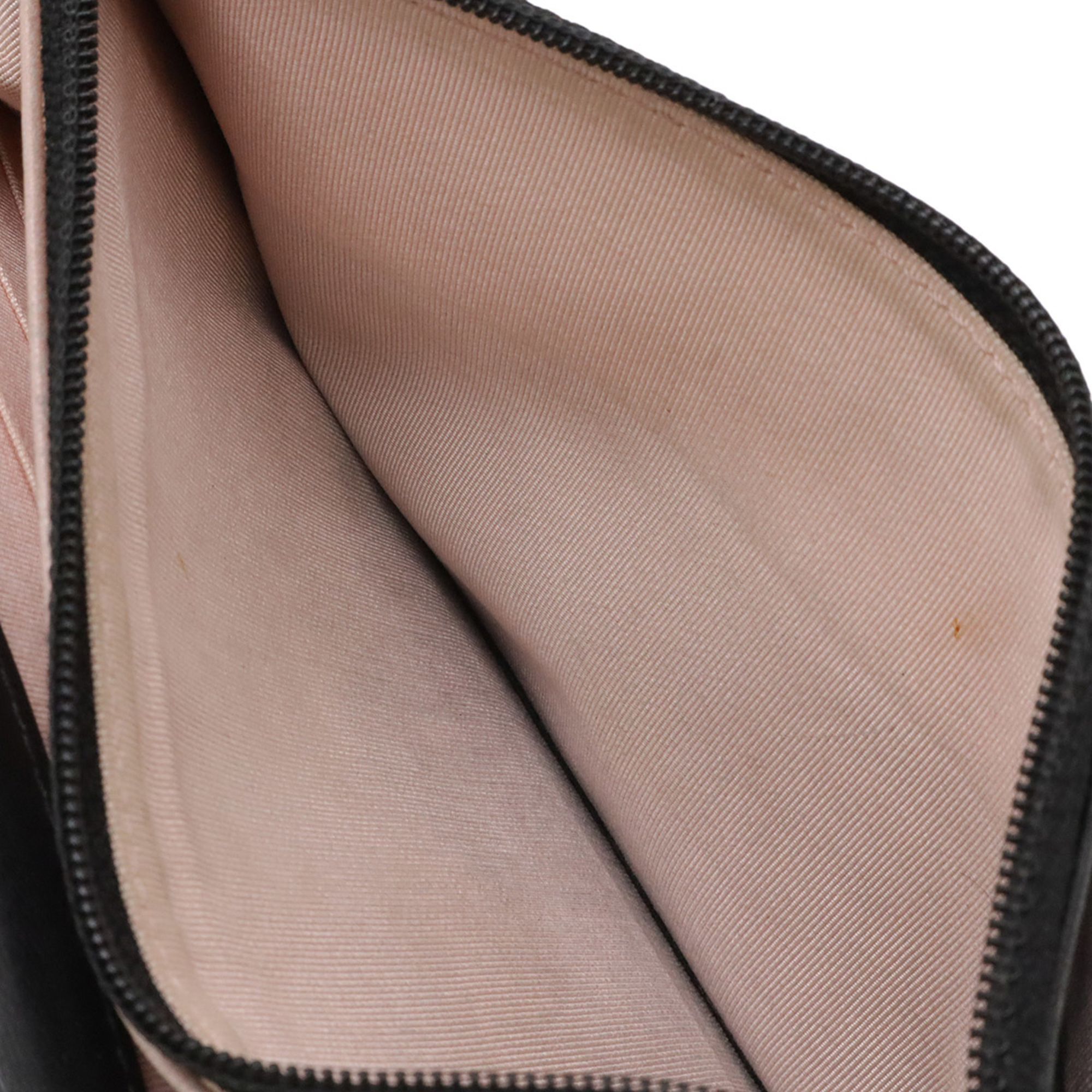 Leather Pochette Shoulder Bag (Pre-Owned) - Chanel - Modalova
