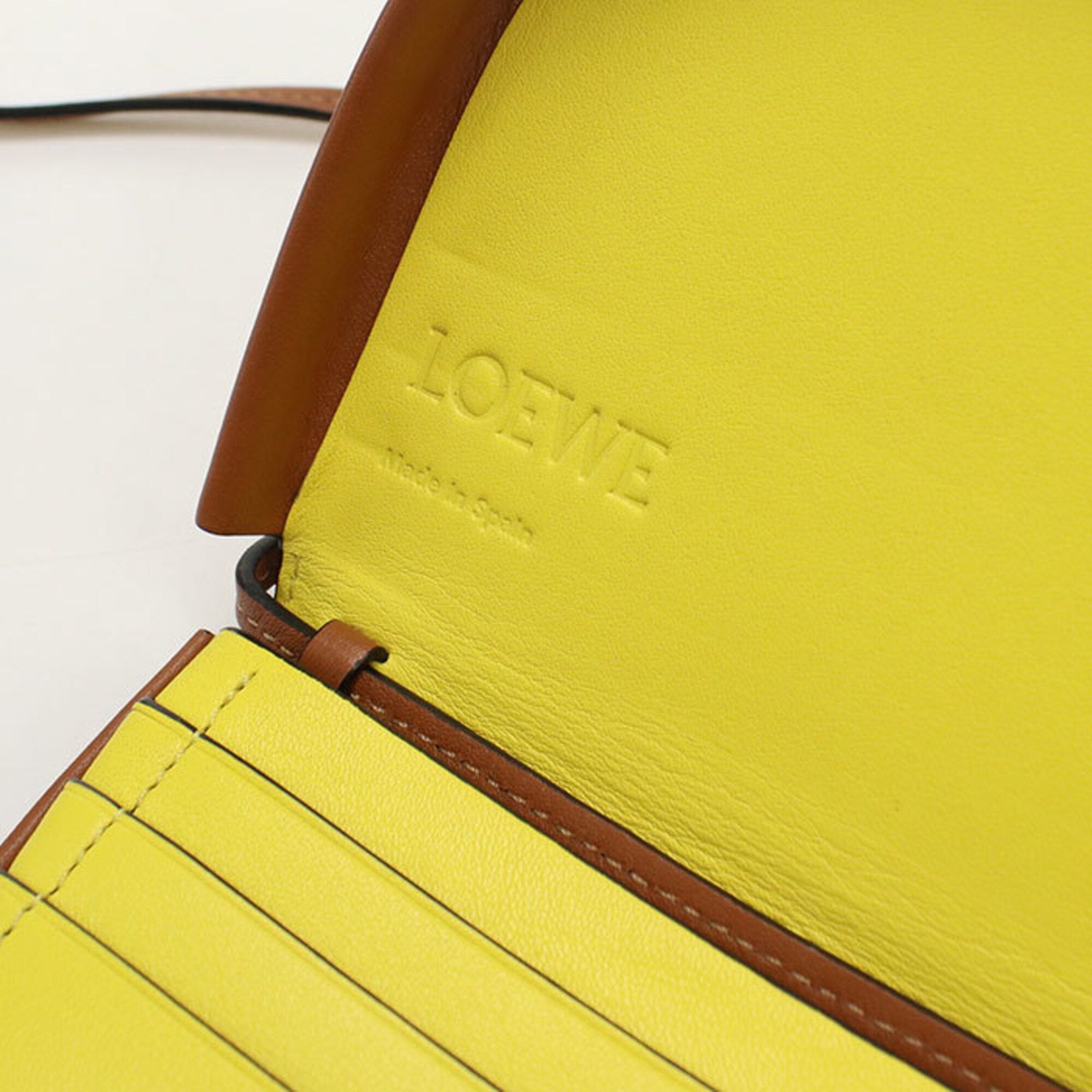 Leather Shoulder Bag (Pre-Owned) - Loewe - Modalova