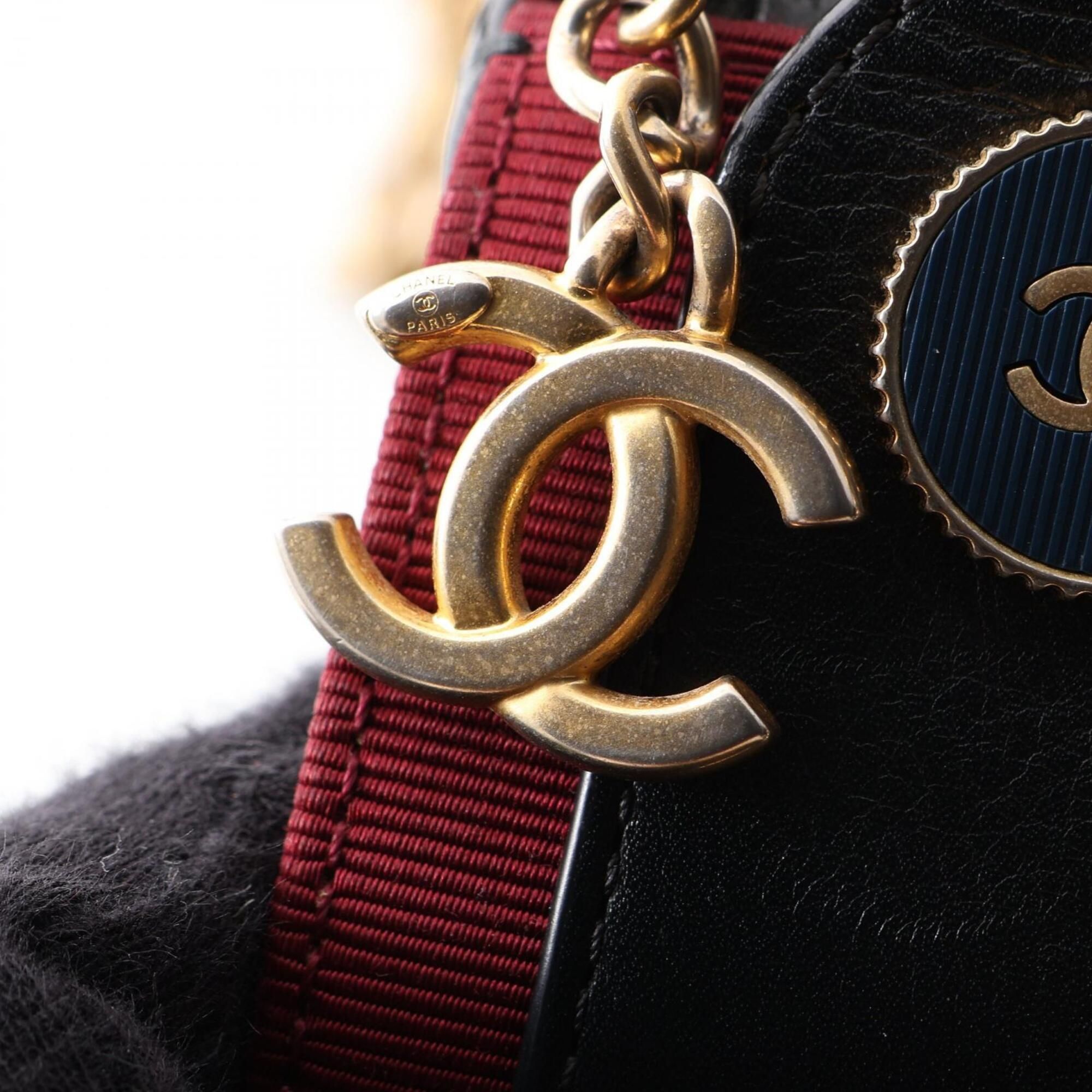 Leather Canvas Handbag Shoulder Bag (Pre-Owned) - Chanel - Modalova