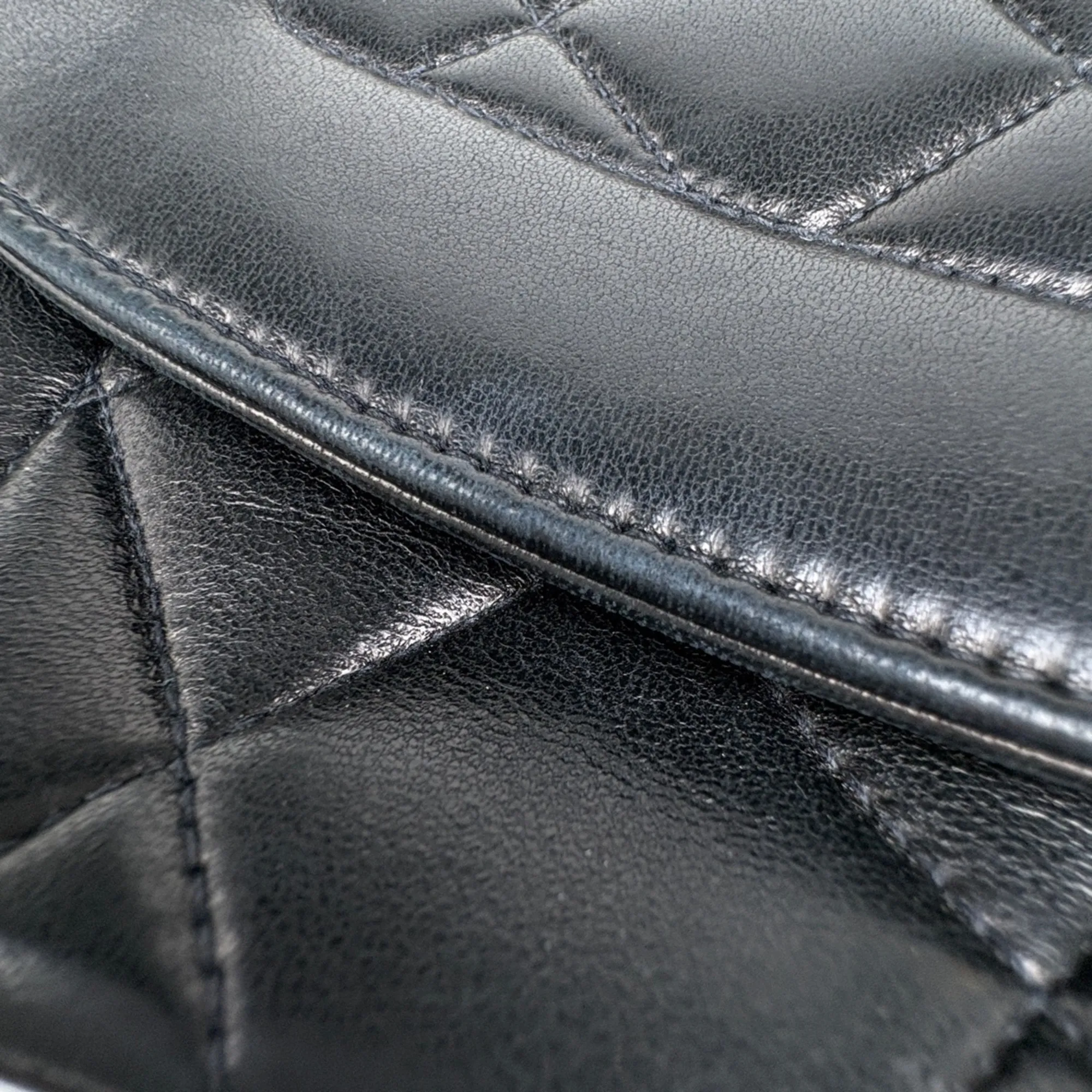 Leather Shoulder Bag (Pre-Owned) - Chanel - Modalova