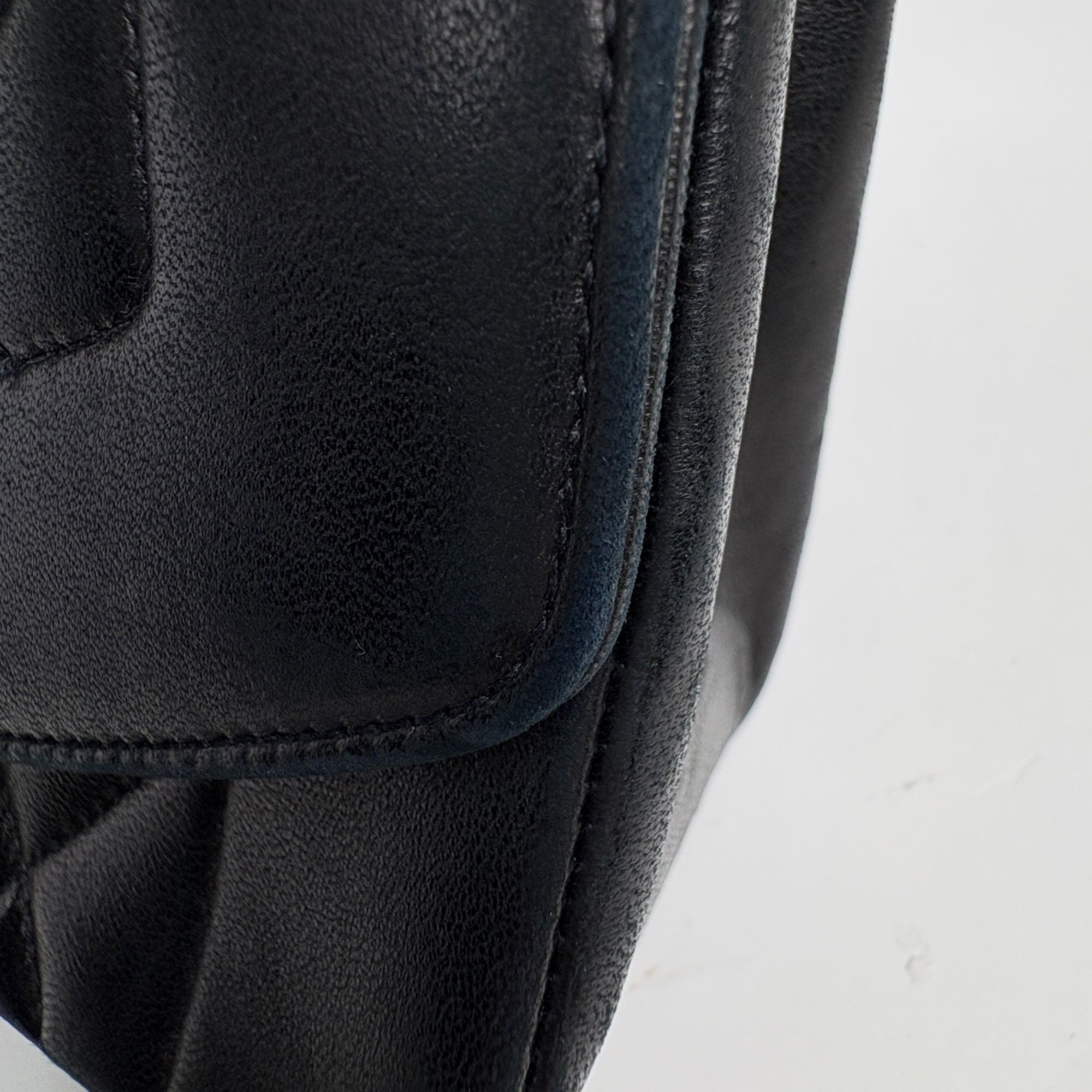 Leather Shoulder Bag (Pre-Owned) - Chanel - Modalova