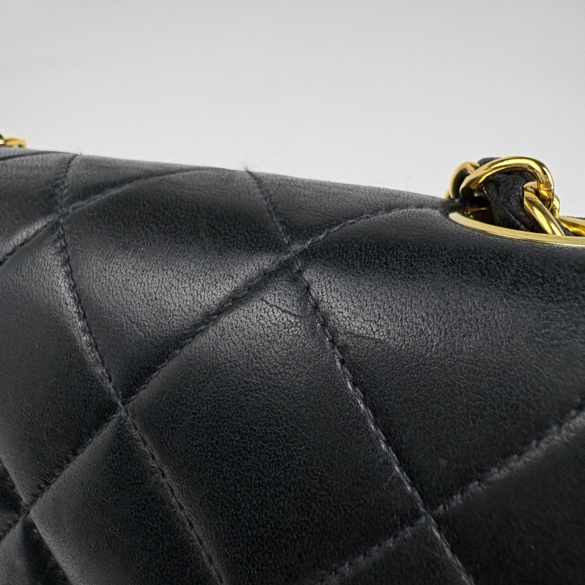 Leather Shoulder Bag (Pre-Owned) - Chanel - Modalova