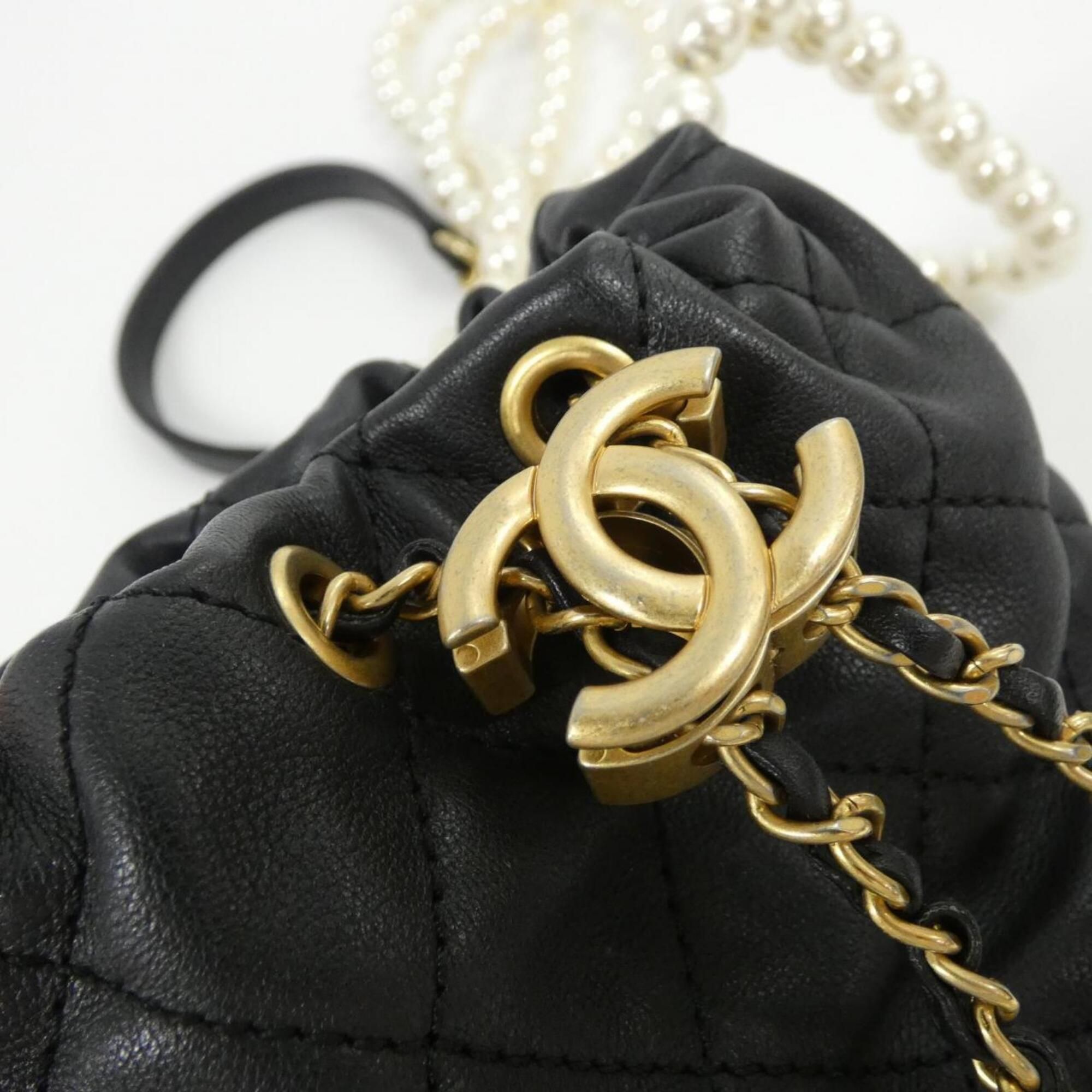 Artificial Pearl Leather Shoulder Bag (Pre-Owned) - Chanel - Modalova