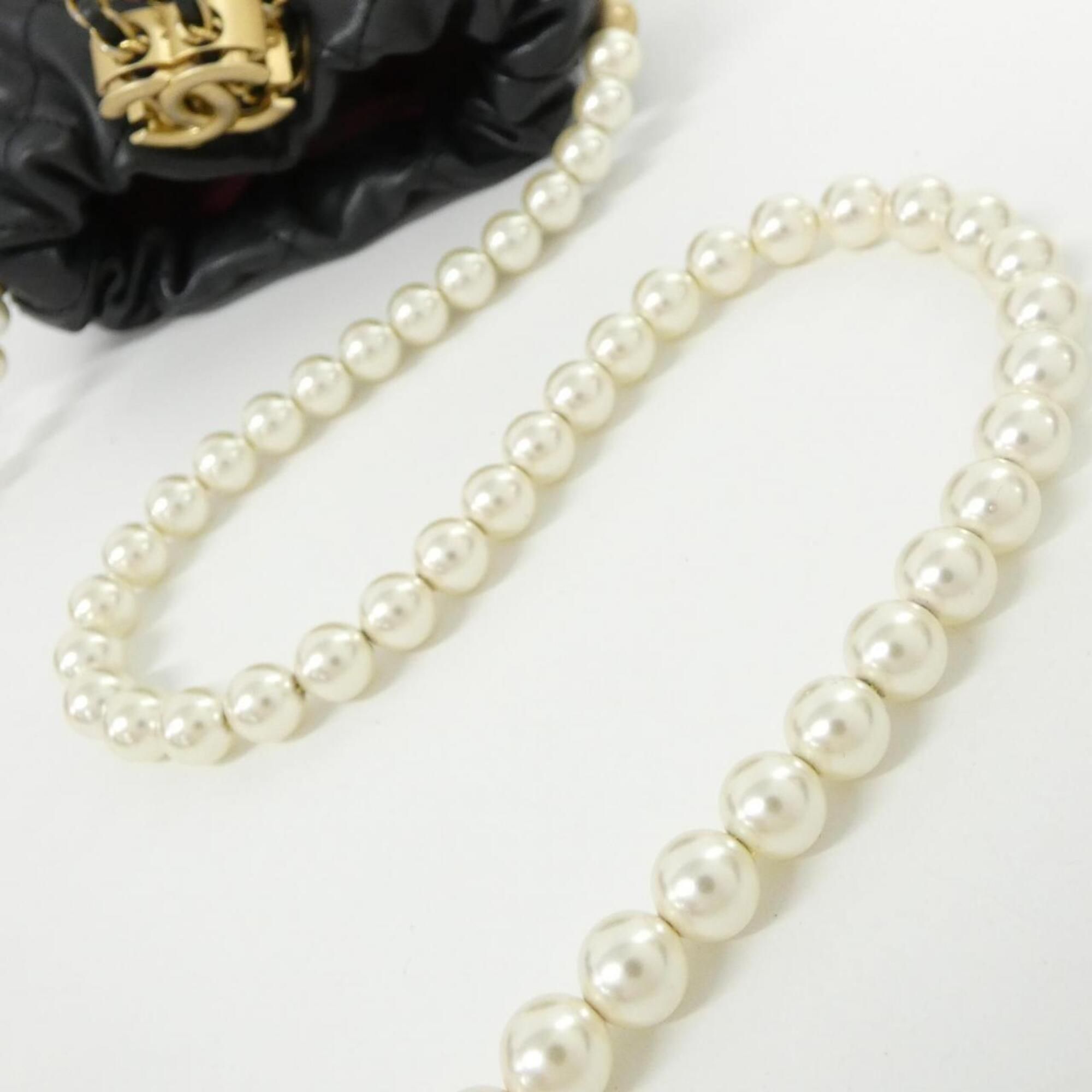 Artificial Pearl Leather Shoulder Bag (Pre-Owned) - Chanel - Modalova