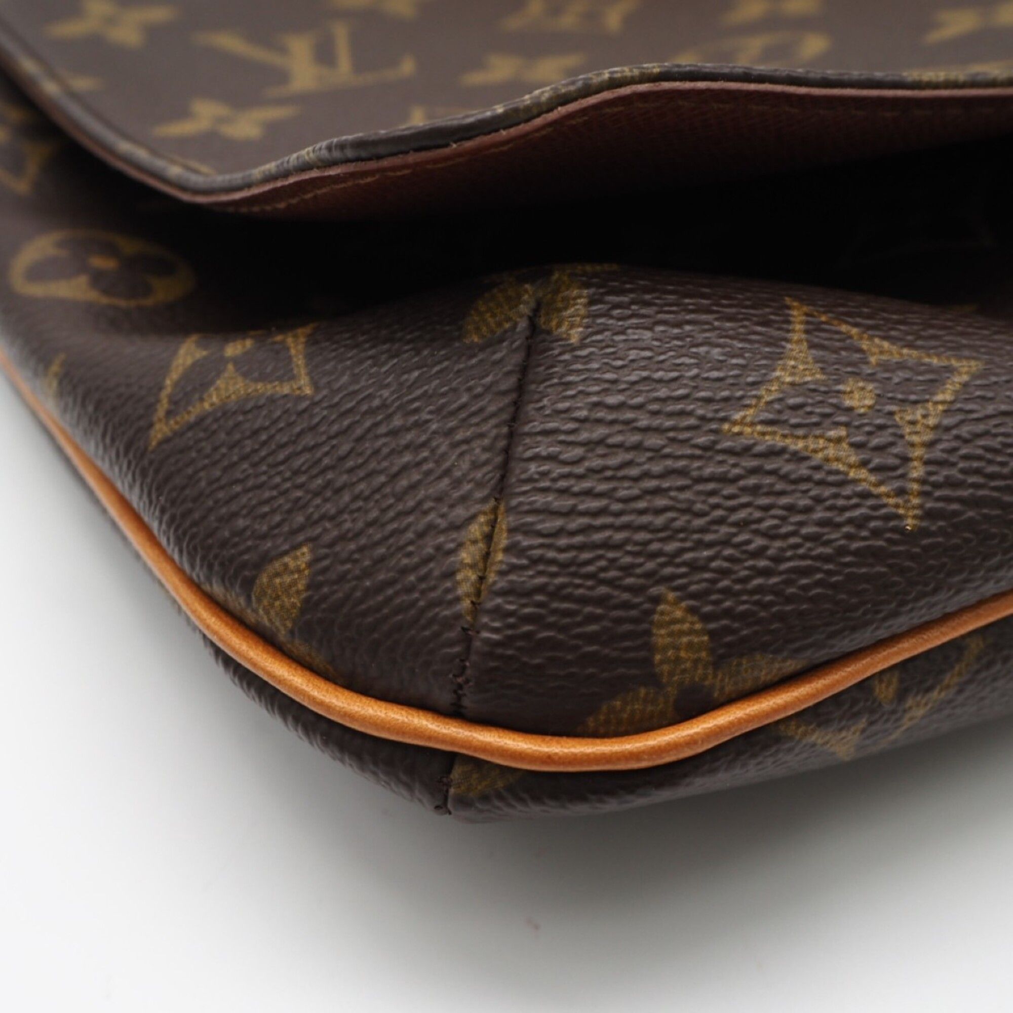 Coated Canvas Leather Shoulder Bag (Pre-Owned) - Louis Vuitton - Modalova