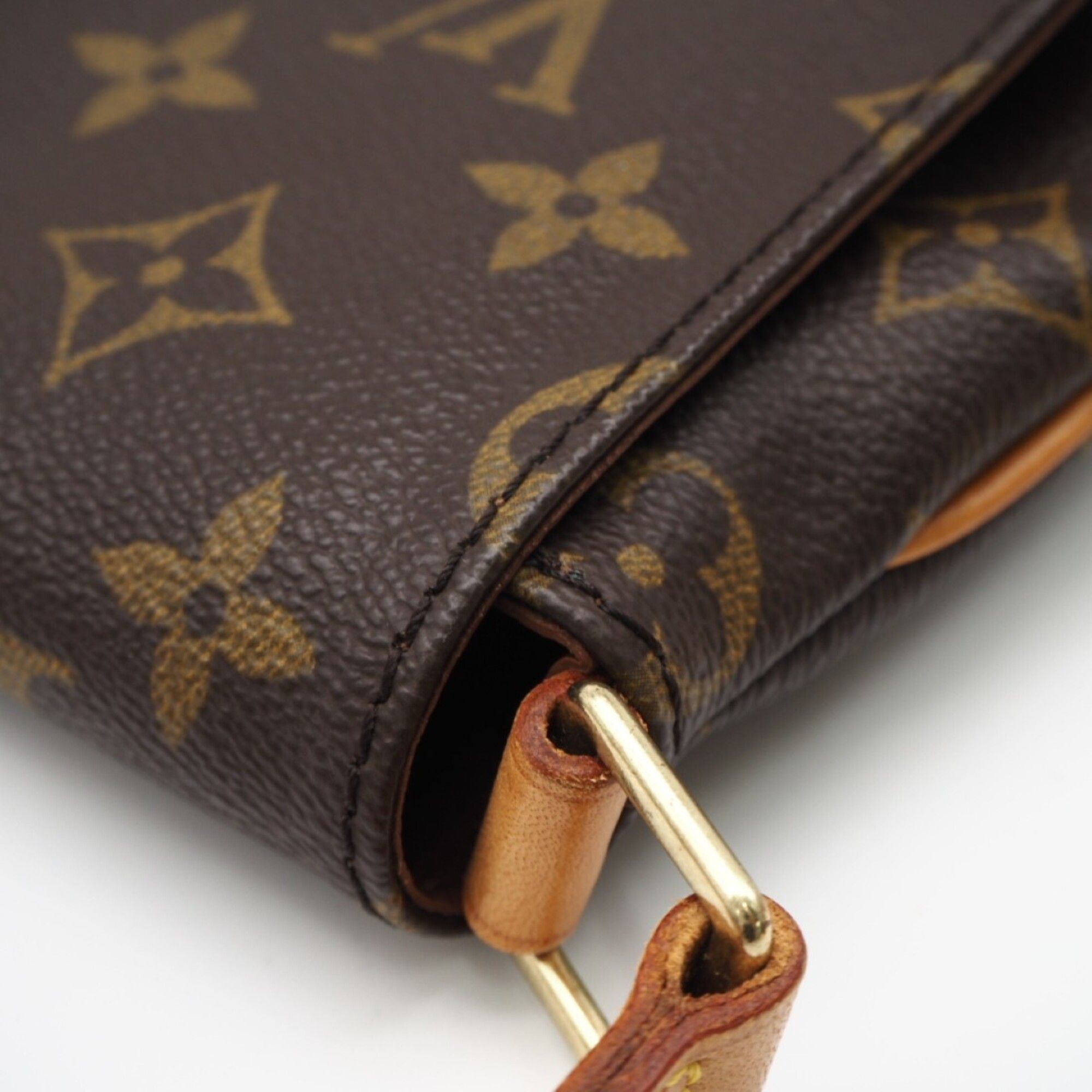 Coated Canvas Leather Shoulder Bag (Pre-Owned) - Louis Vuitton - Modalova