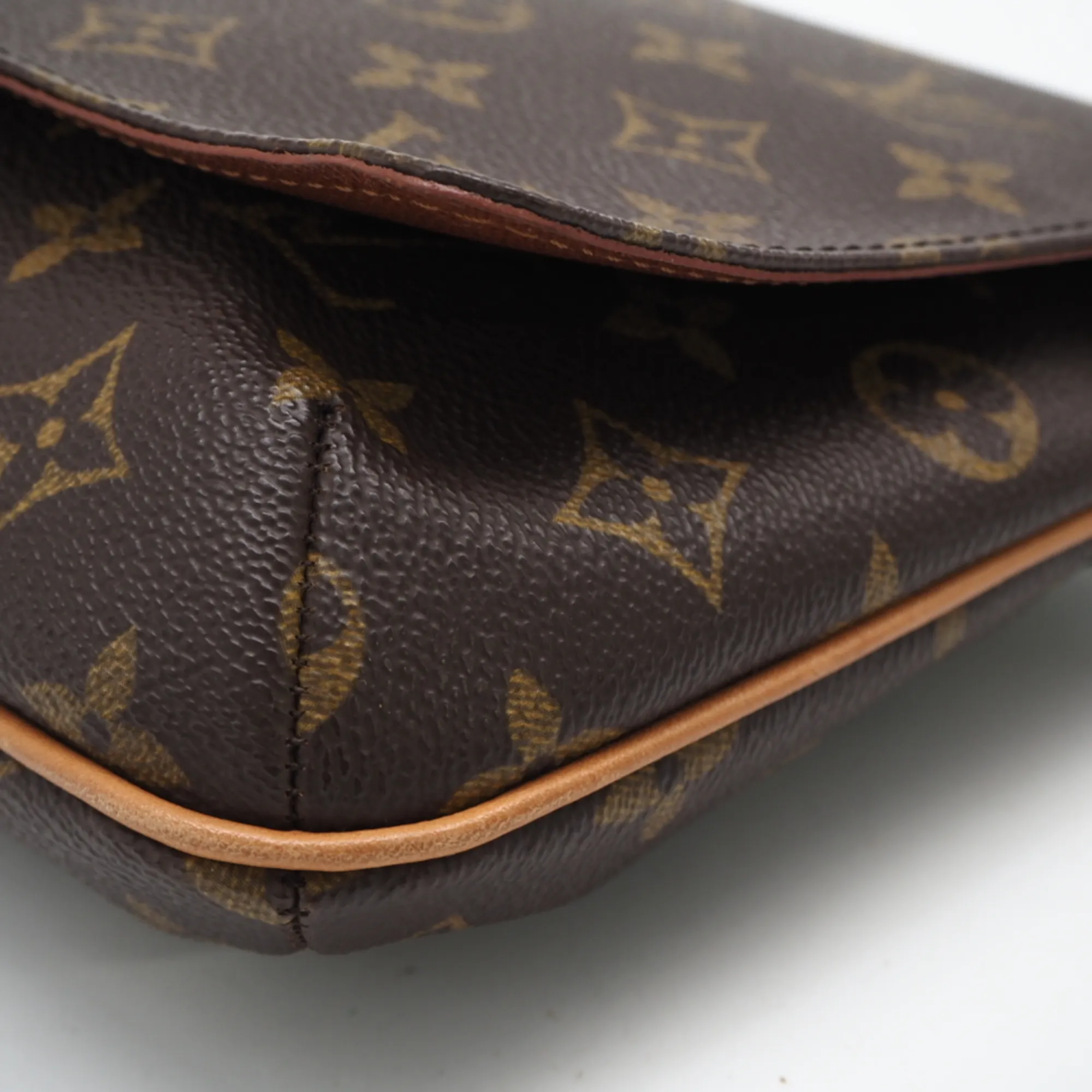 Coated Canvas Leather Shoulder Bag (Pre-Owned) - Louis Vuitton - Modalova