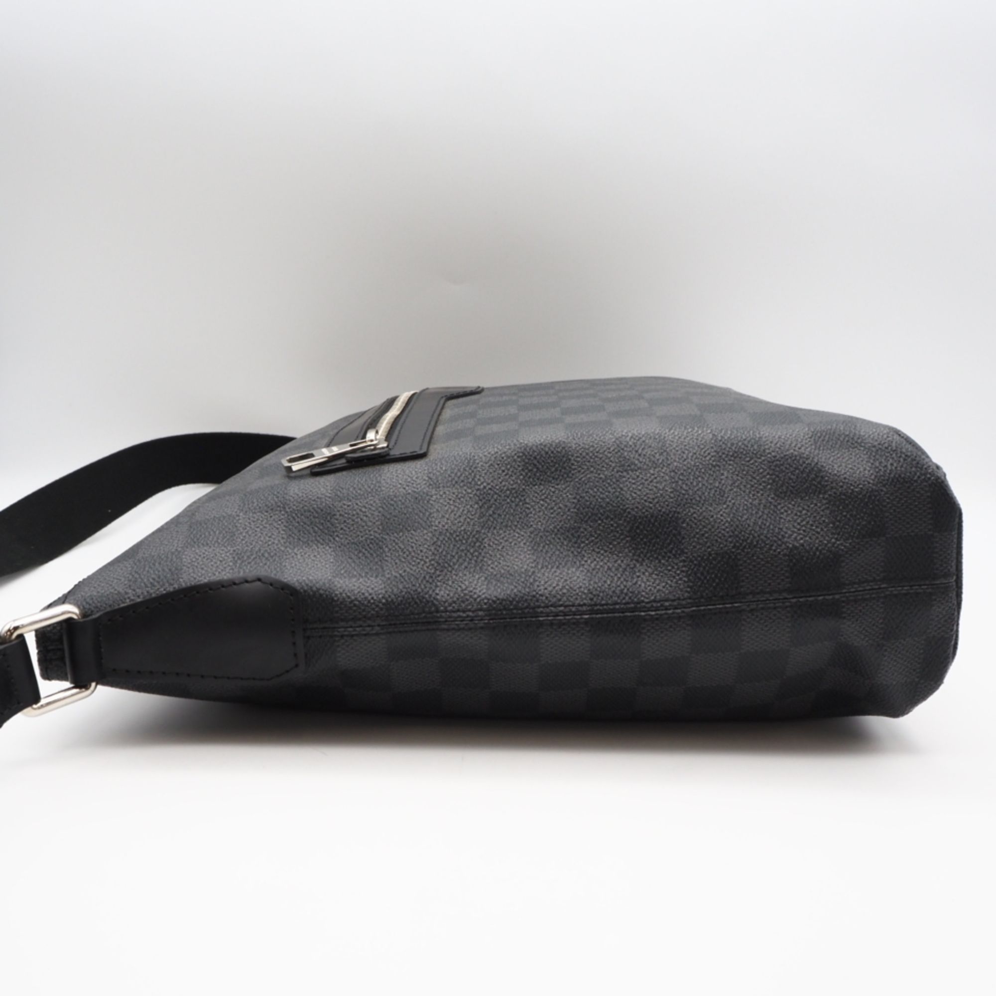 Canvas Shoulder Bag (Pre-Owned) - Louis Vuitton - Modalova
