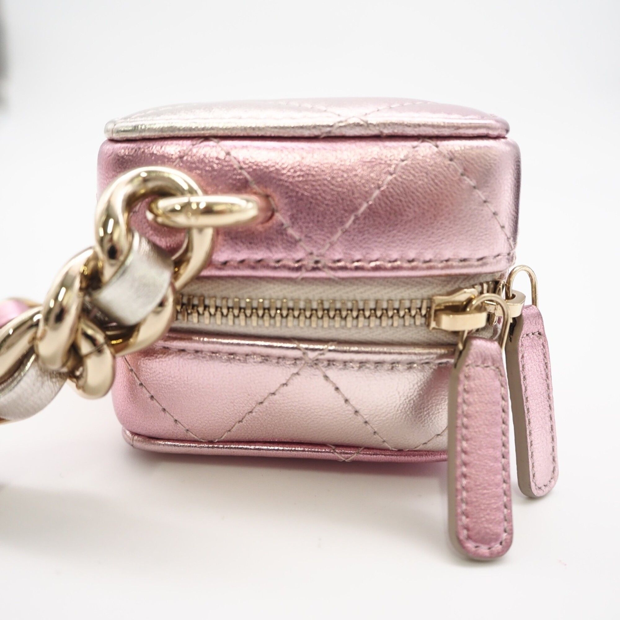 Matelasse Leather Shoulder Bag (Pre-Owned) - Chanel - Modalova