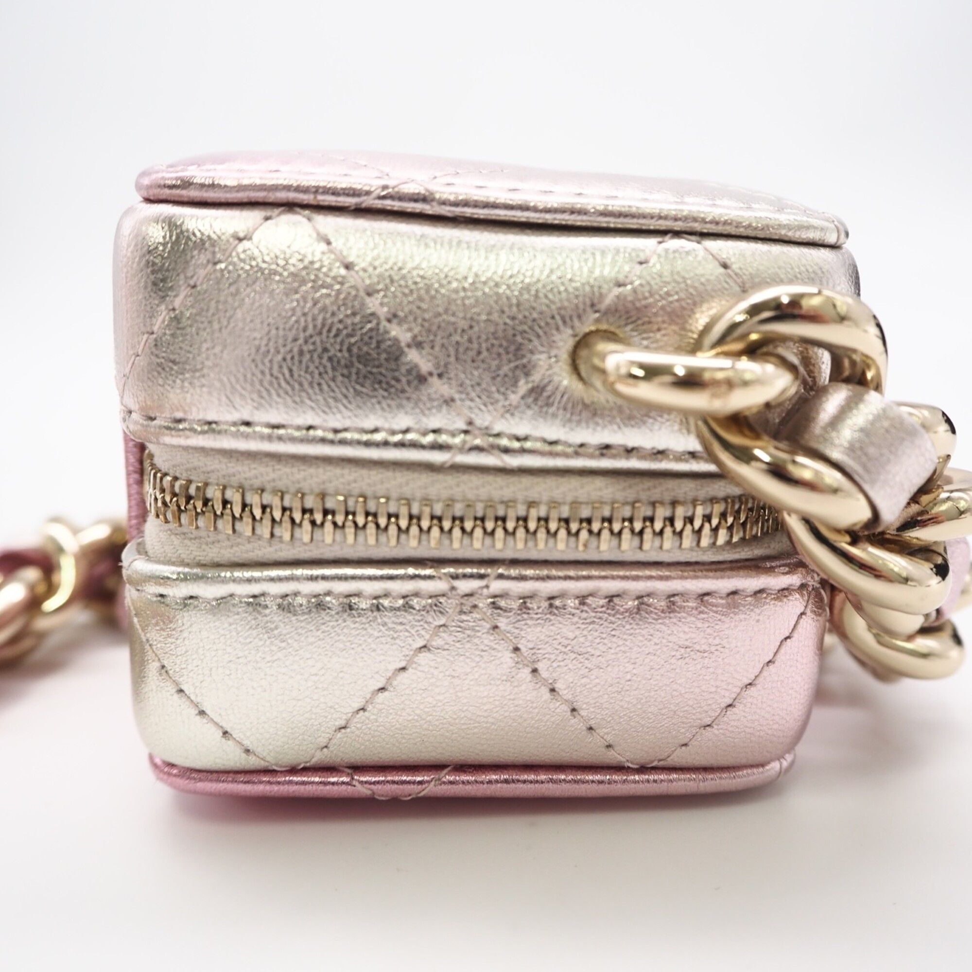 Matelasse Leather Shoulder Bag (Pre-Owned) - Chanel - Modalova