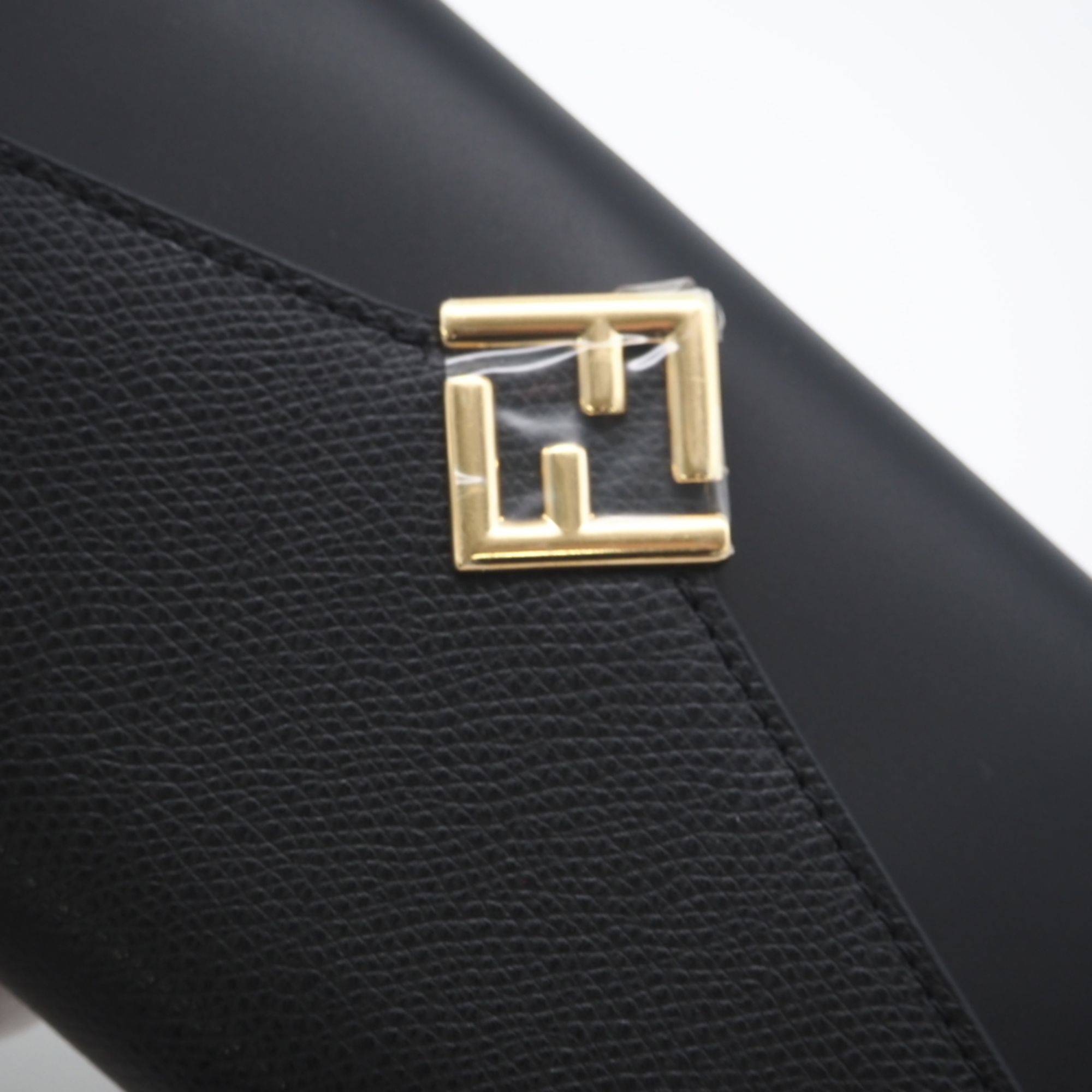 Leather Chain/Shoulder Wallet (Pre-Owned) - Fendi - Modalova
