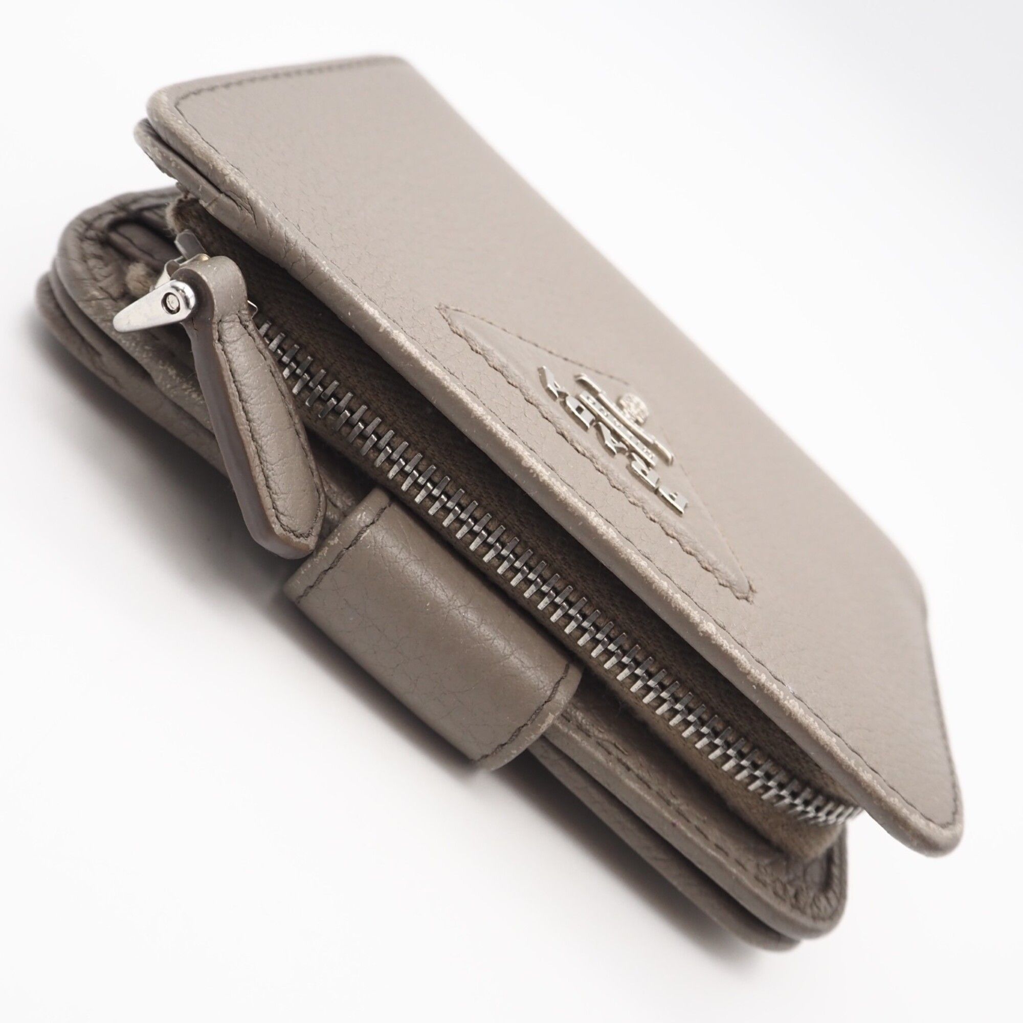 Leather Wallet (Bi-Fold) (Pre-Owned) - Prada - Modalova
