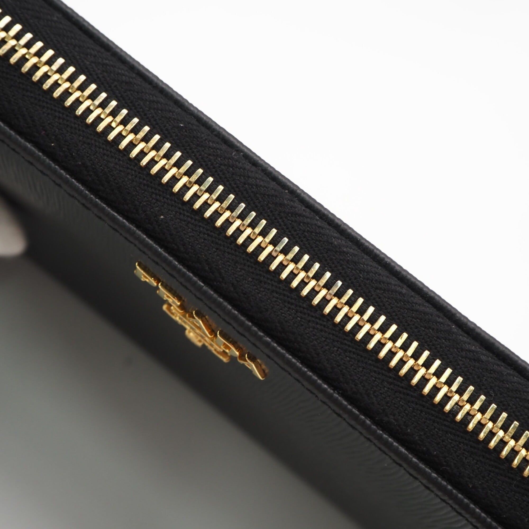 Long Wallet (Bi-Fold) (Pre-Owned) - Prada - Modalova
