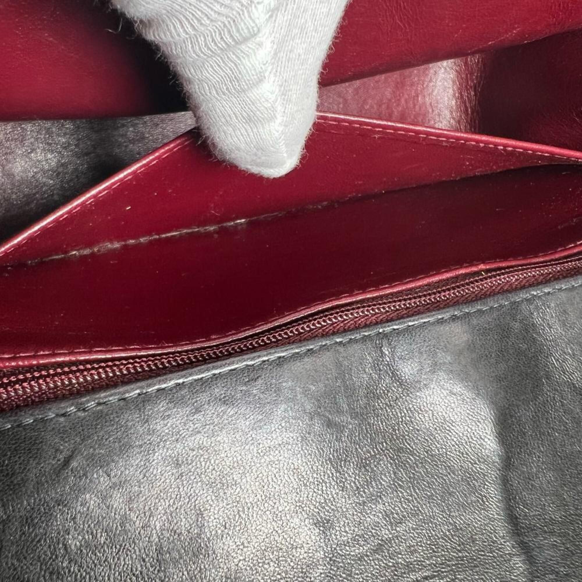 Leather Shoulder Bag (Pre-Owned) - Chanel - Modalova