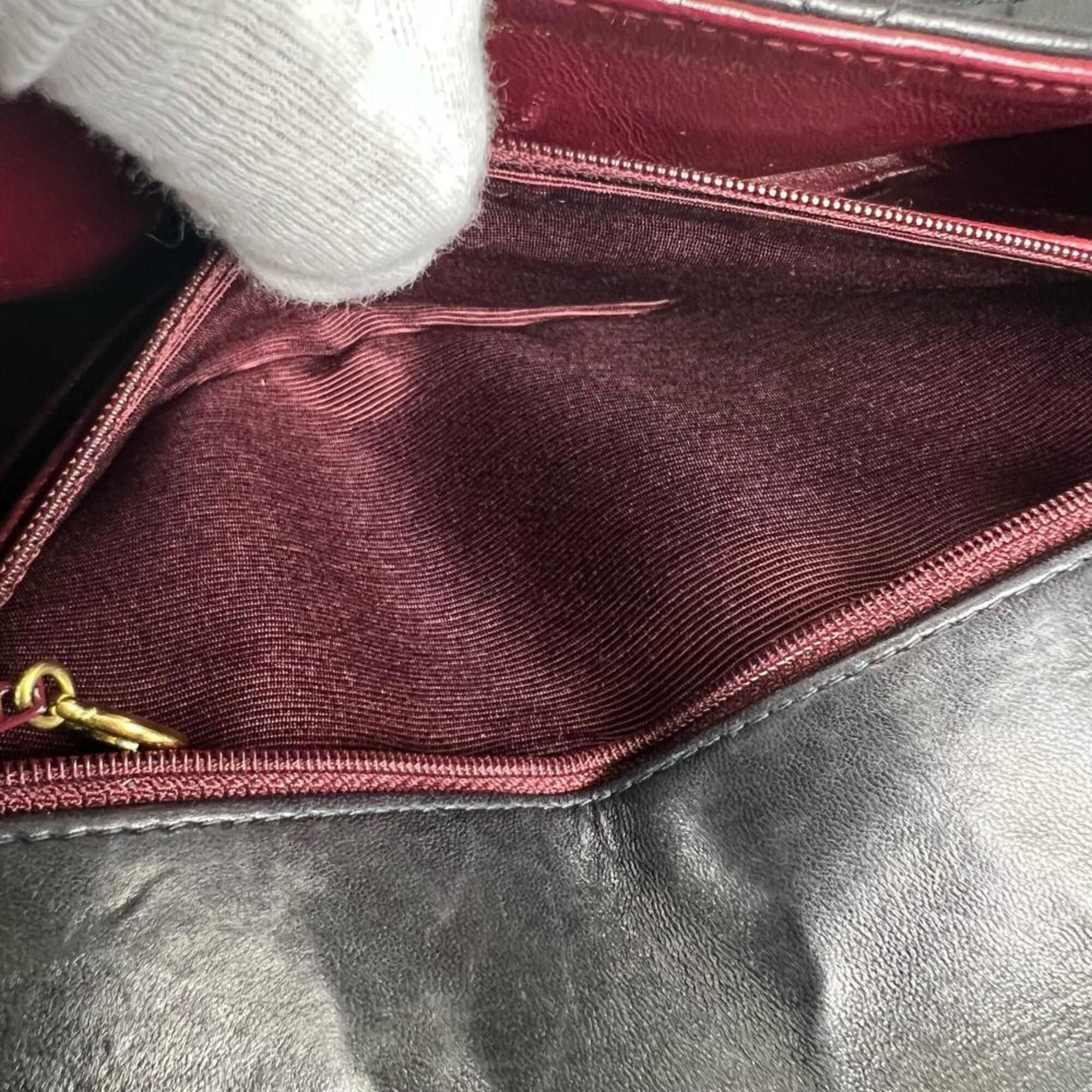 Leather Shoulder Bag (Pre-Owned) - Chanel - Modalova