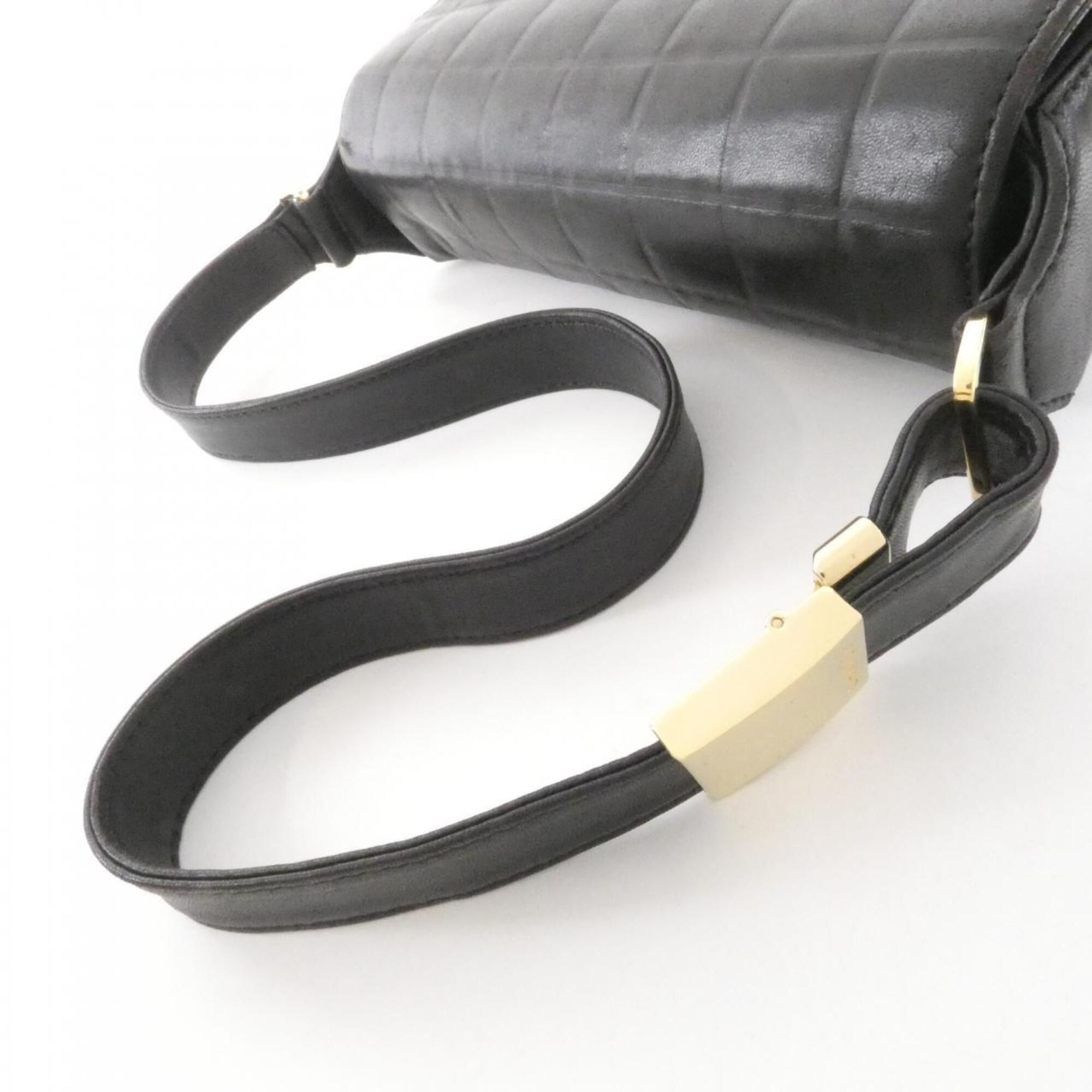 Leather Shoulder Bag (Pre-Owned) - Chanel - Modalova