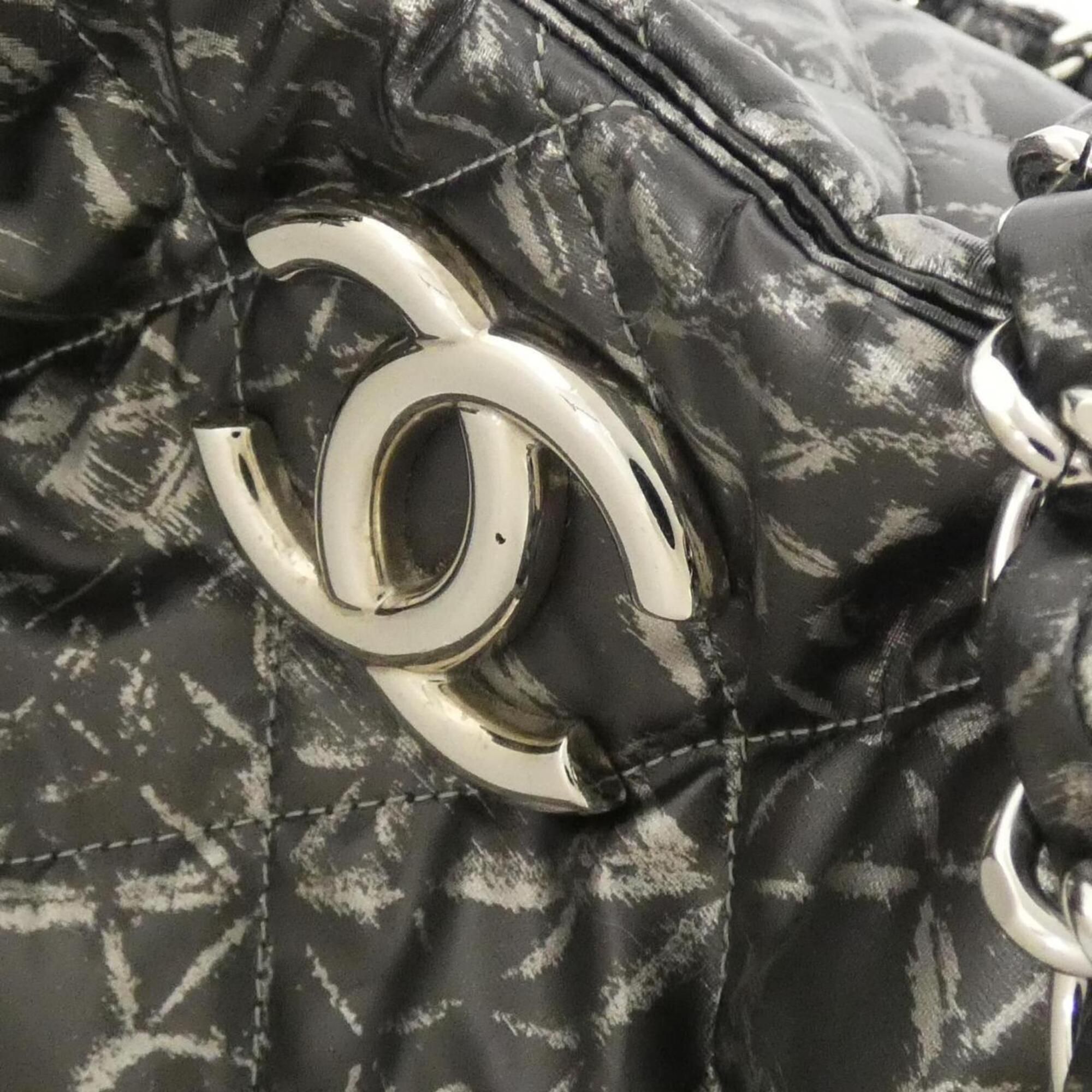 Polyester Handbag (Pre-Owned) - Chanel - Modalova