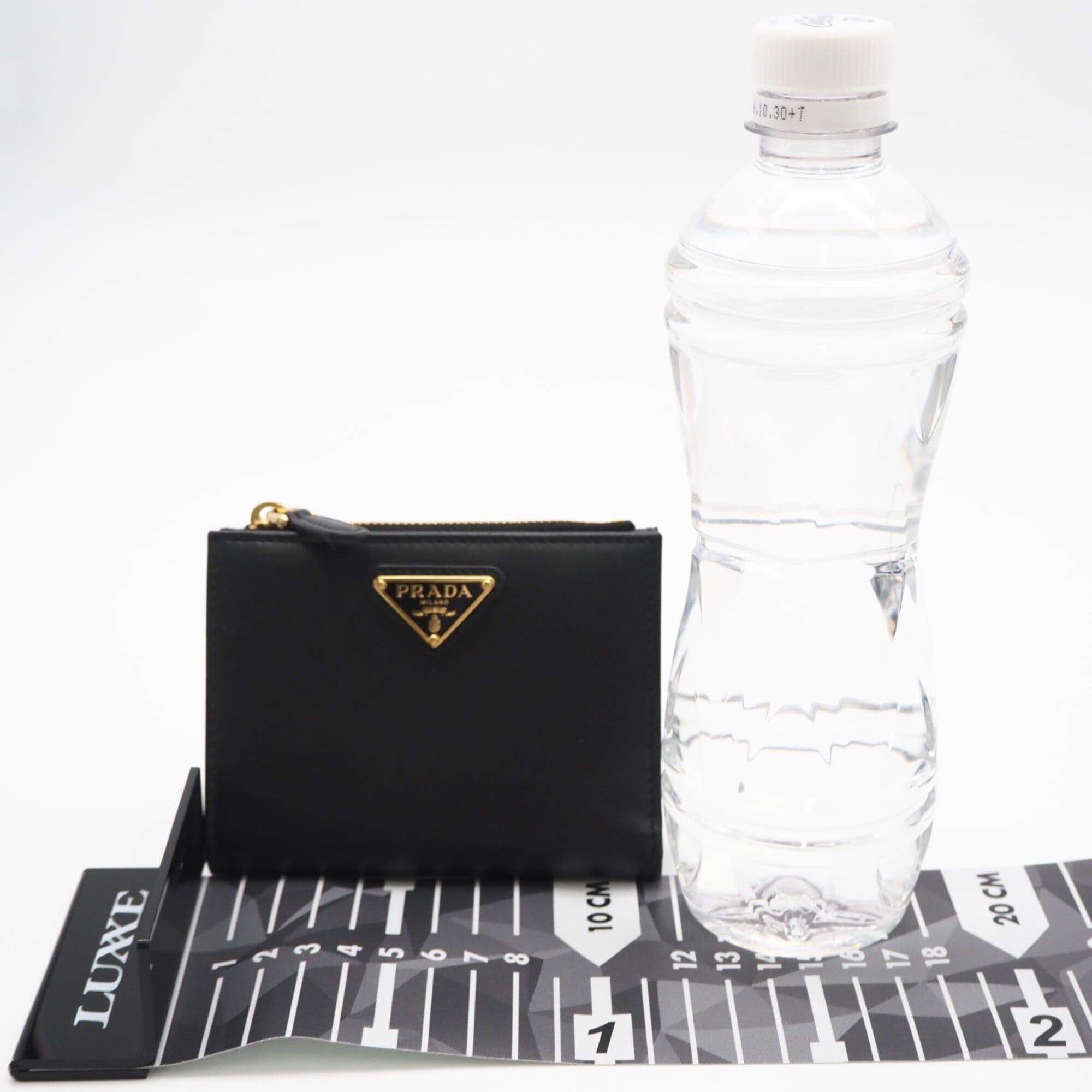 Leather Wallet (Bi-Fold) (Pre-Owned) - Prada - Modalova