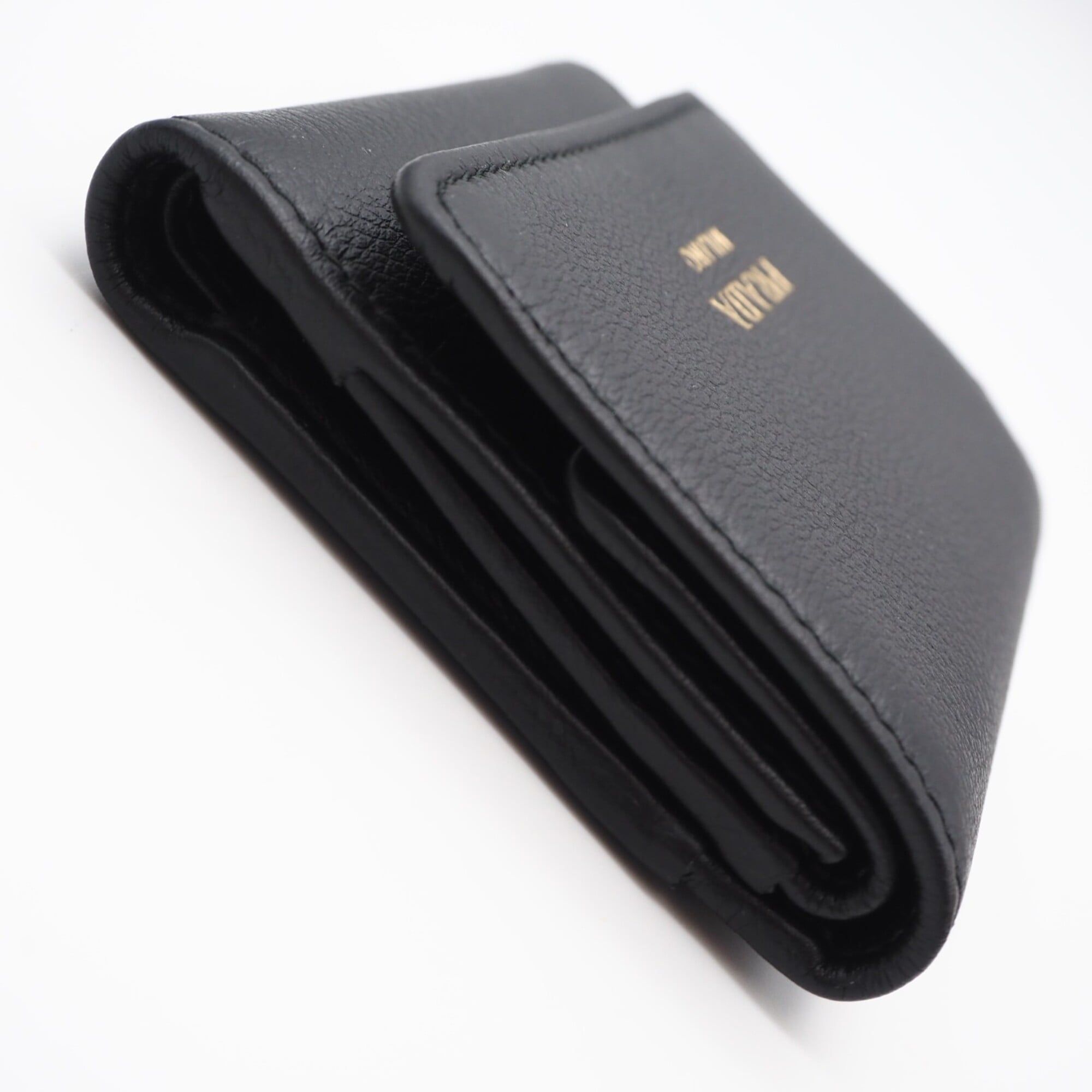 Leather Wallet (Tri-Fold) (Pre-Owned) - Prada - Modalova