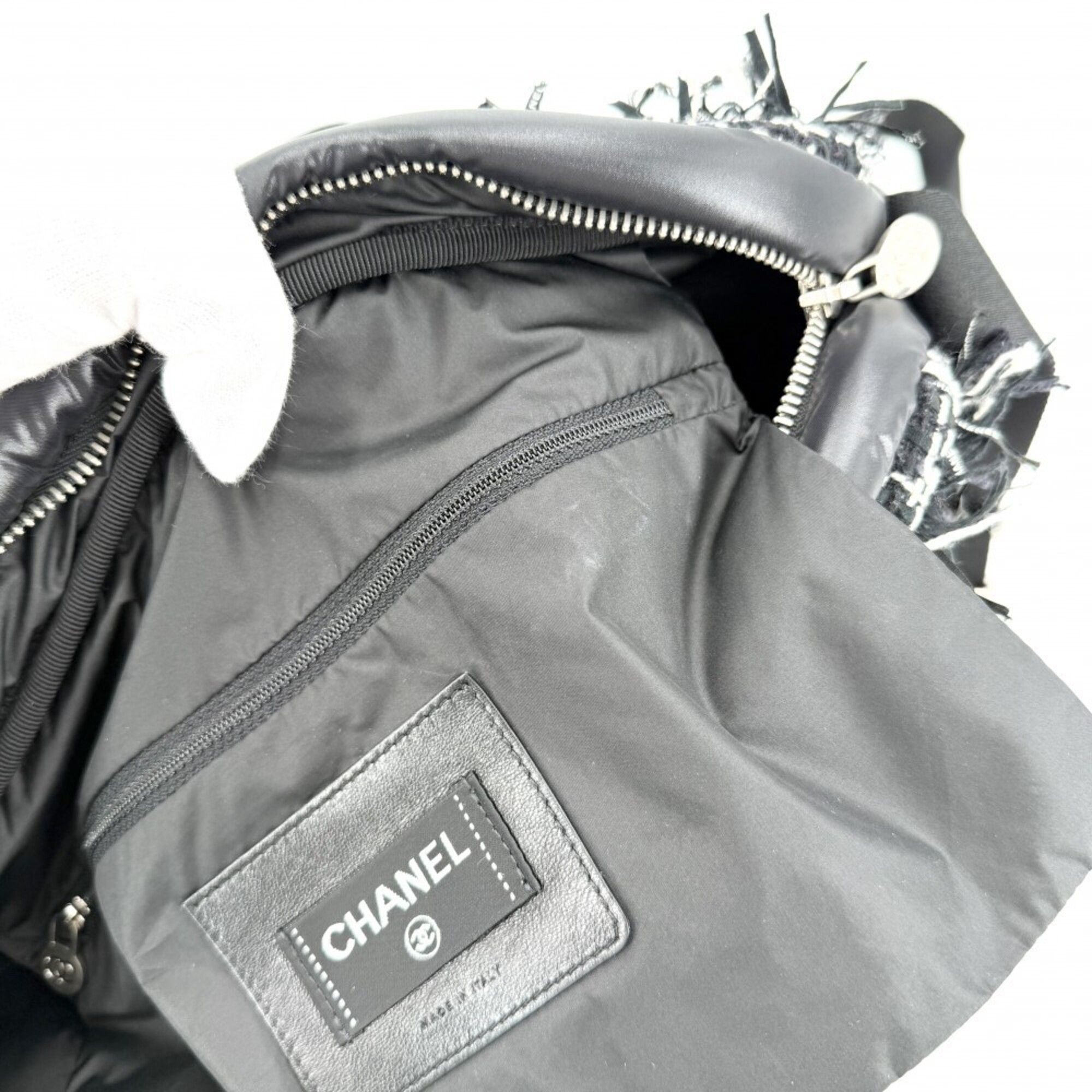 Nylon Shoulder Bag (Pre-Owned) - Chanel - Modalova