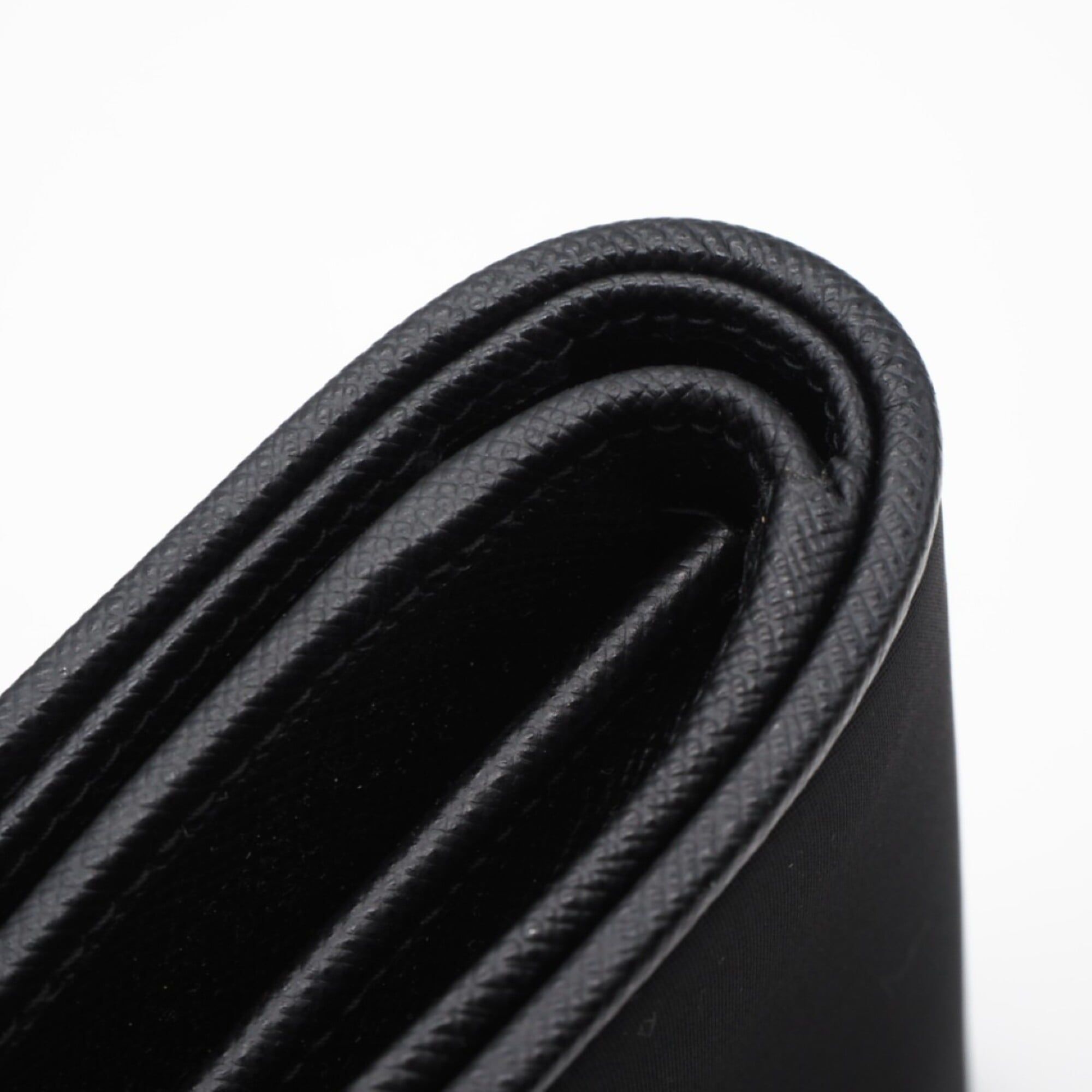 Saffiano Nylon Saffiano Wallet (Bi-Fold) (Pre-Owned) - Prada - Modalova