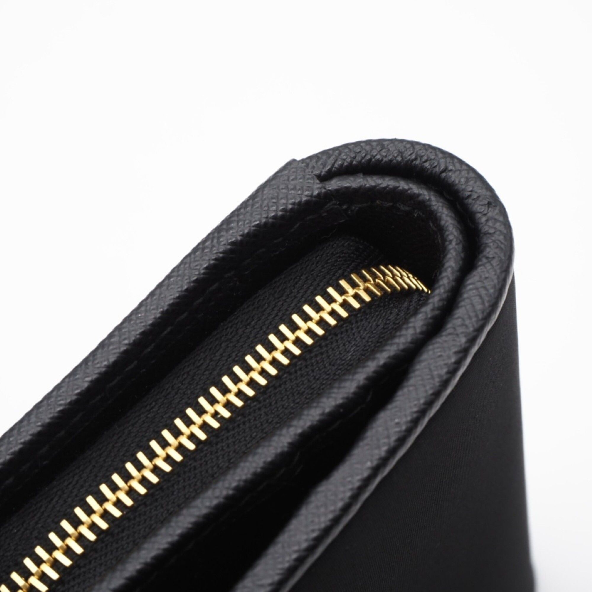 Saffiano Nylon Saffiano Wallet (Bi-Fold) (Pre-Owned) - Prada - Modalova