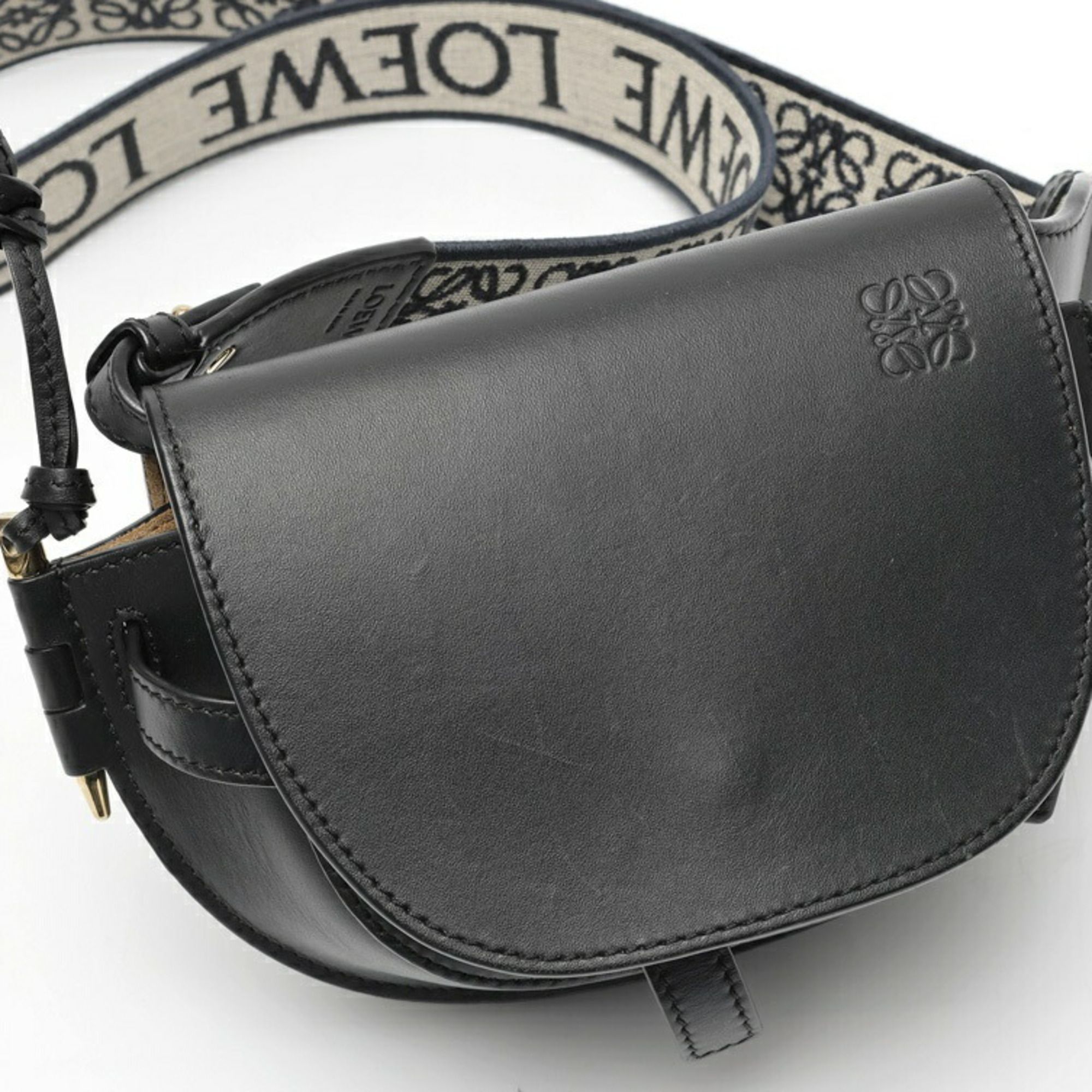 Leather Shoulder Bag (Pre-Owned) - Loewe - Modalova