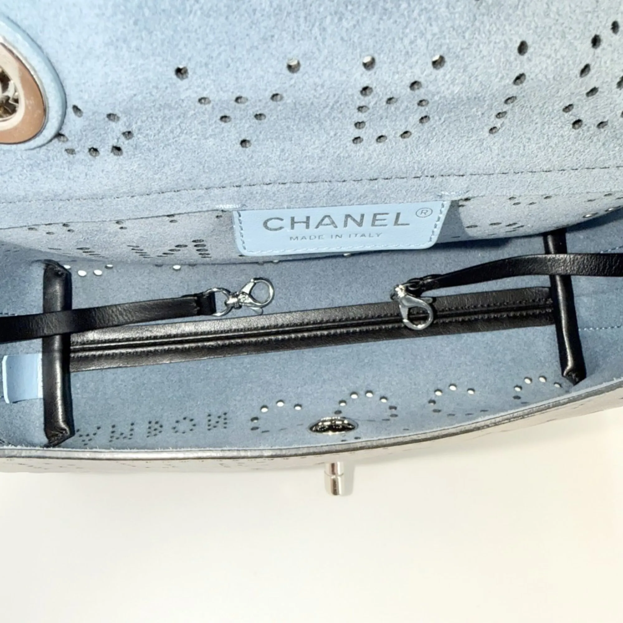Leather Shoulder Bag (Pre-Owned) - Chanel - Modalova
