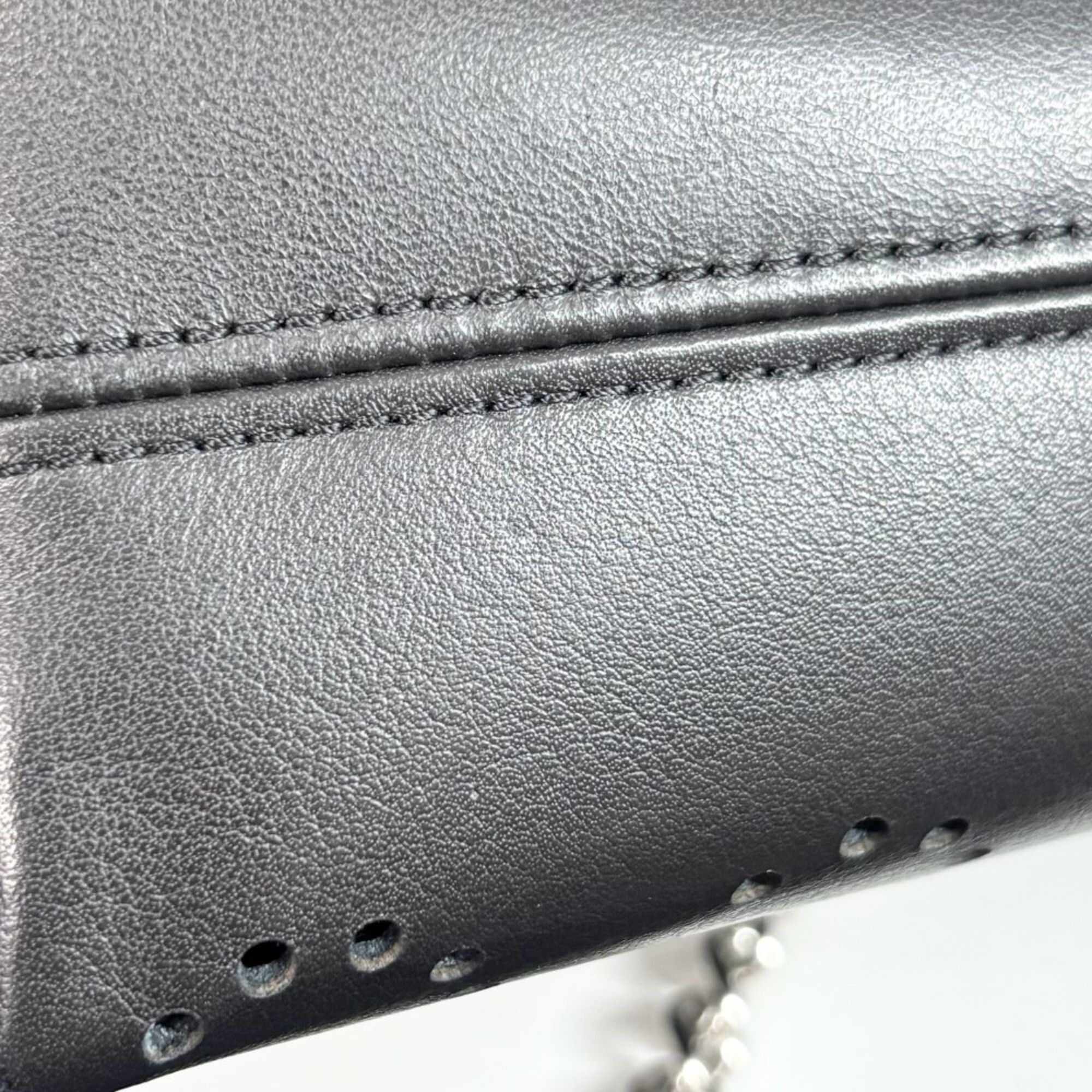 Leather Shoulder Bag (Pre-Owned) - Chanel - Modalova