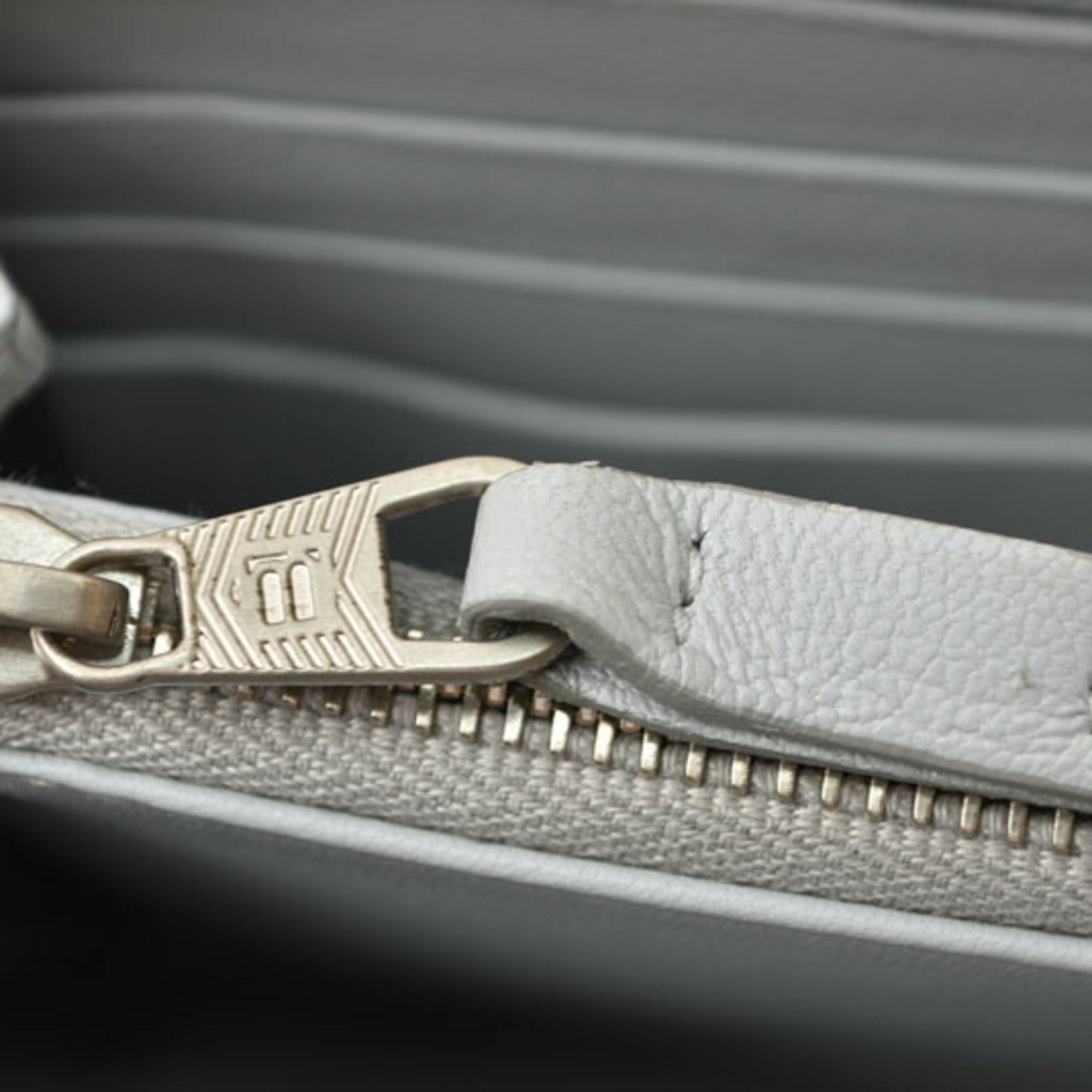 Leather Long Wallet (Bi-Fold) (Pre-Owned) - Balenciaga - Modalova